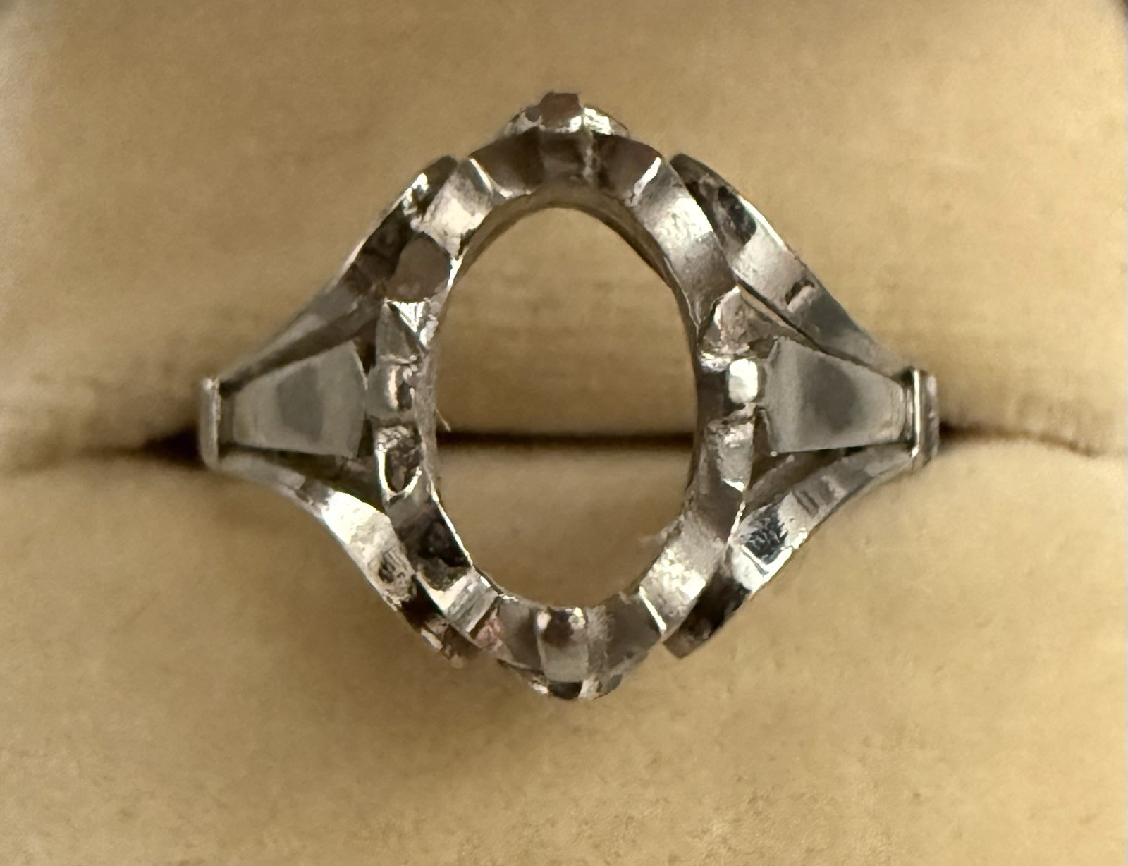 vintage platinum mounting for oval stone ring 7mm X 10mm