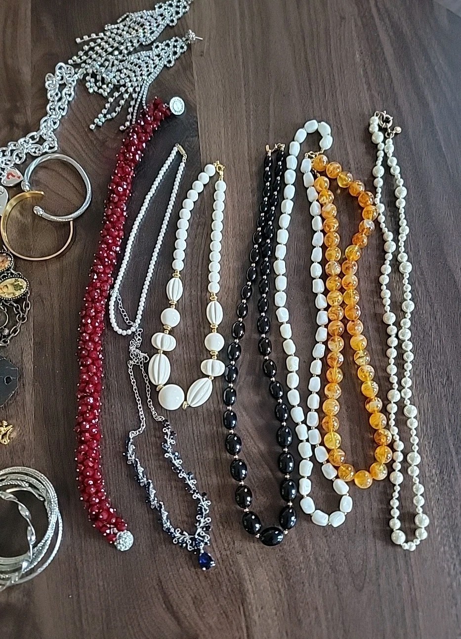 Vintage Modern Costume Jewelry Lot Of 20 Beaded Necklaces Bracelets Earrings