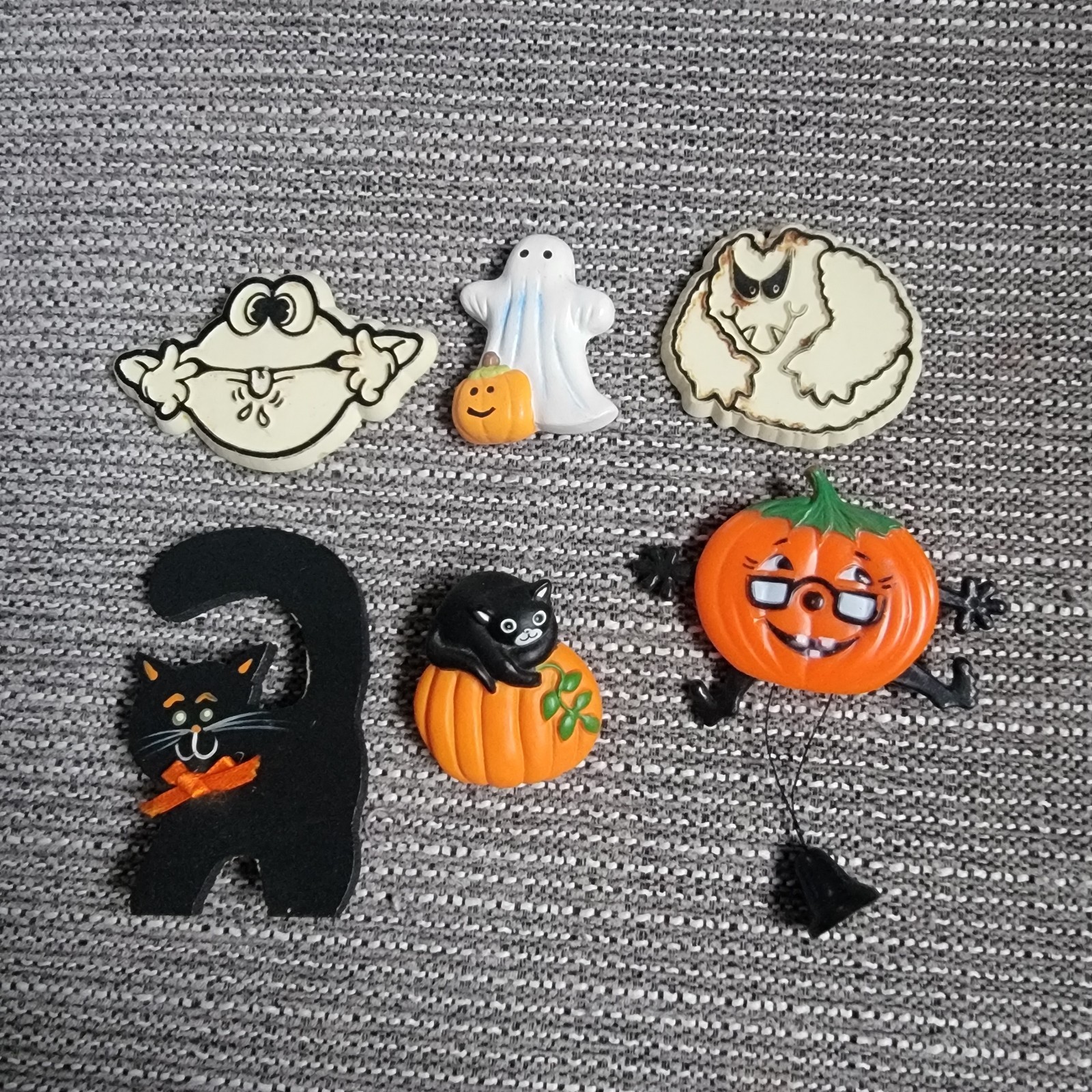 Vintage Halloween Pin Lot Pull String Jack O Lantern Ghost Hallmark Fun World