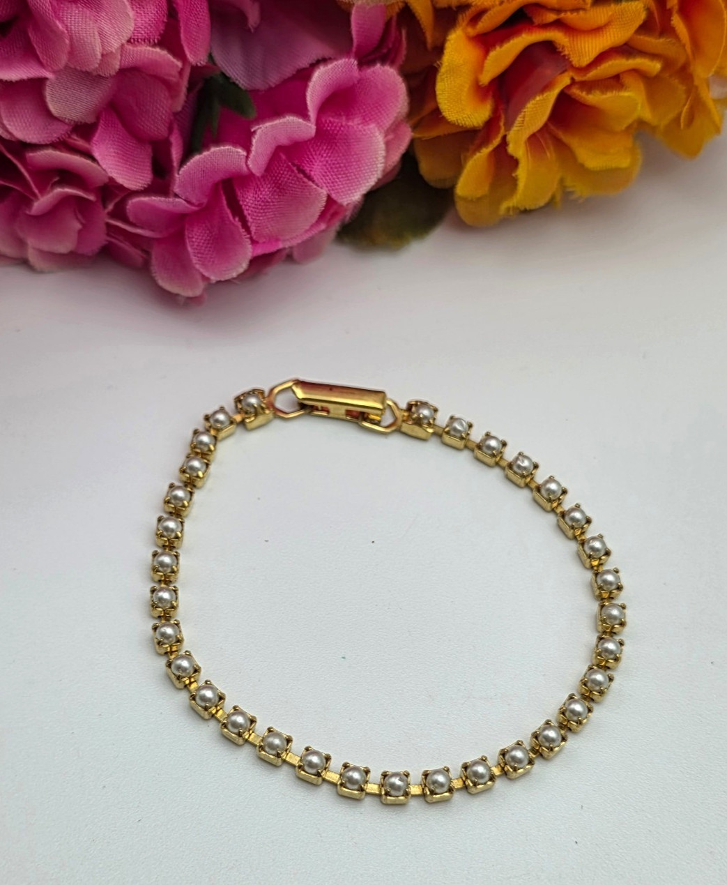 Gold Tone Faux Pearl Tennis Bracelet 7 In Fold Over Clasp Classic Elegant Vtg.