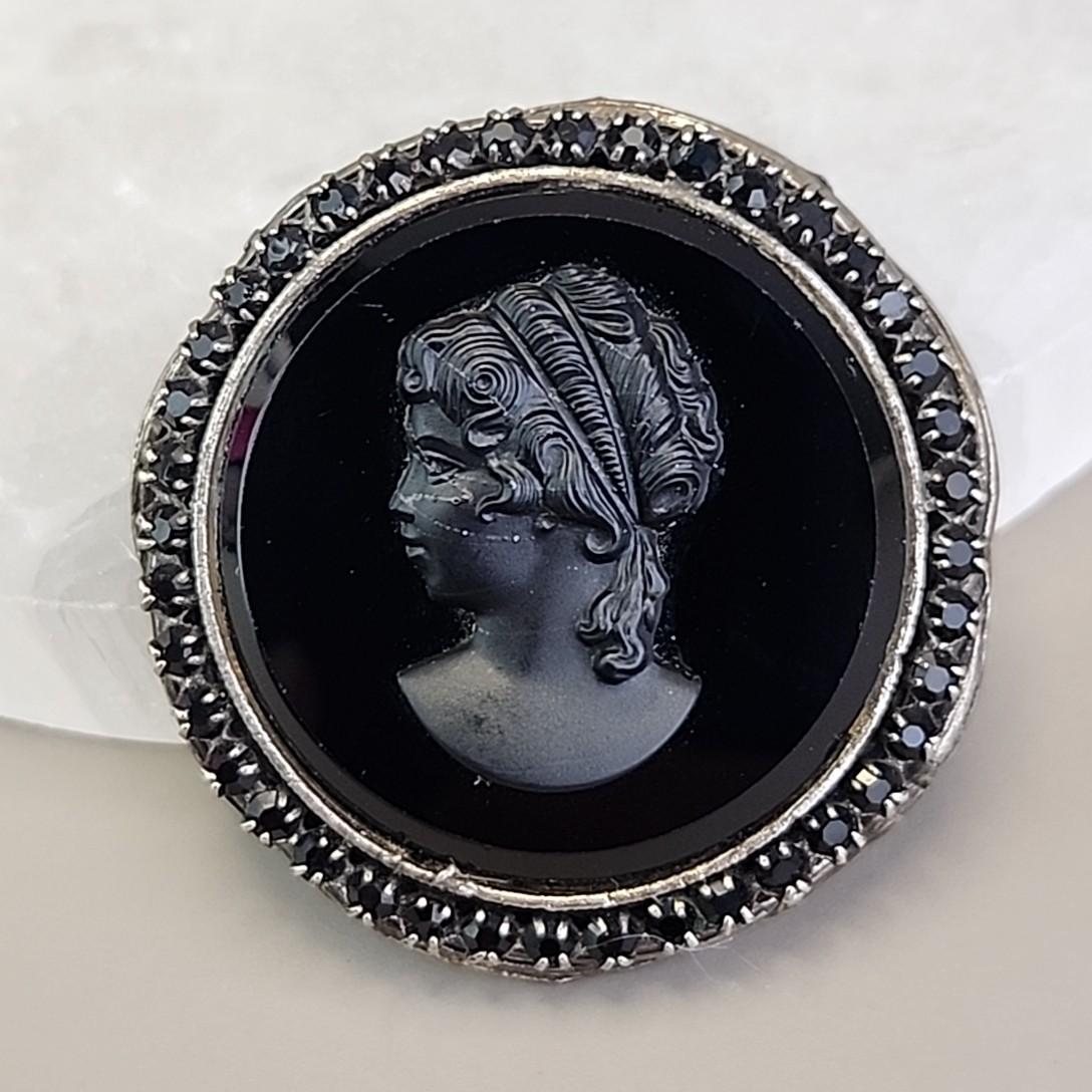 Vintage Original By Robert Cameo Brooch Pendant Black Glass Round Rhinestones 2″