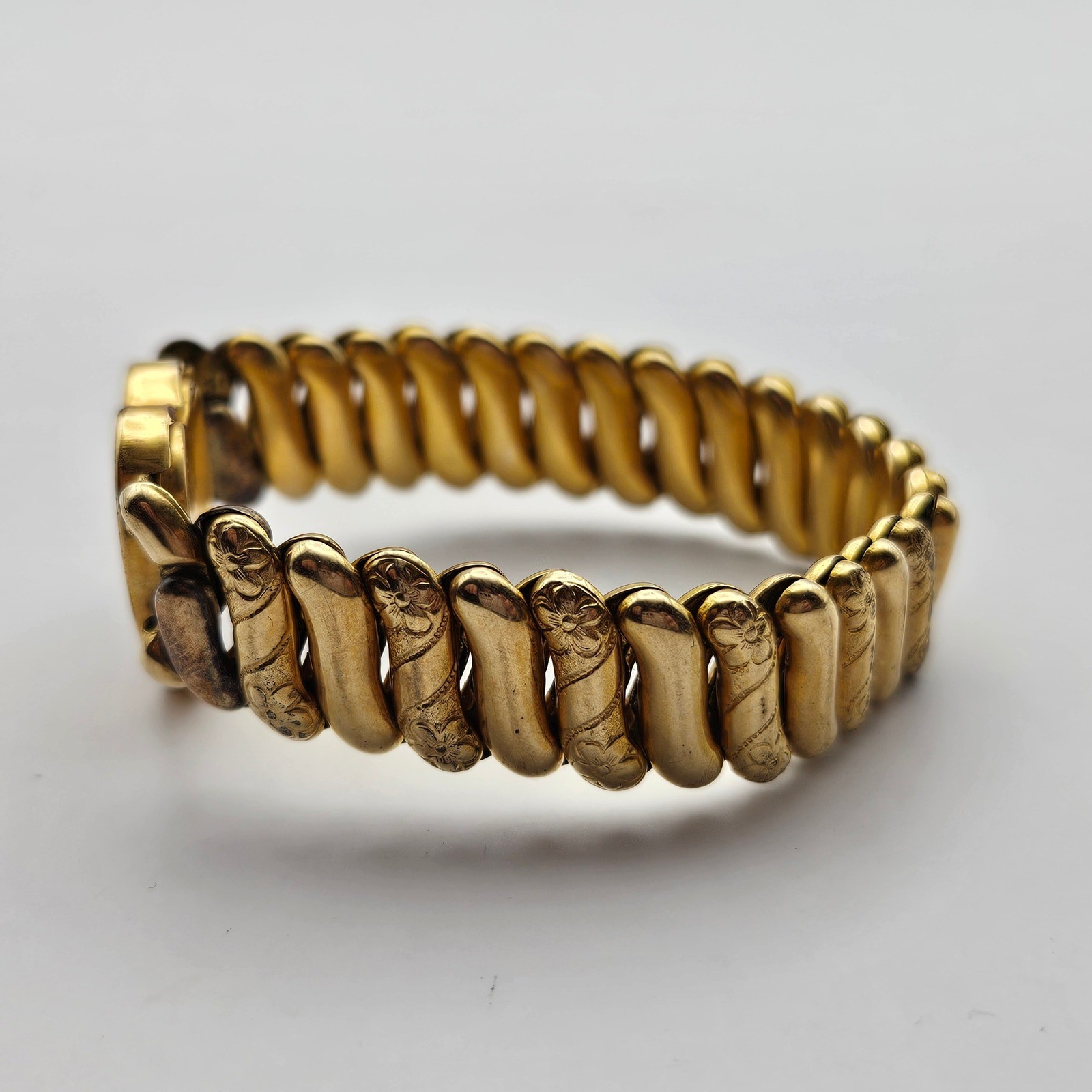 Vintage Marathon Heart Sweetheart Expansion Bracelet Gold Floral Etched