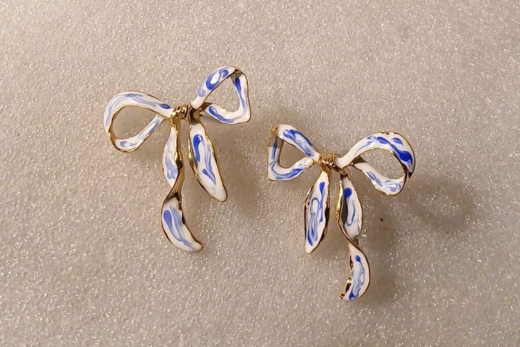 Stunning Goldtone Blue&white Enameled Stud Bow Earrings