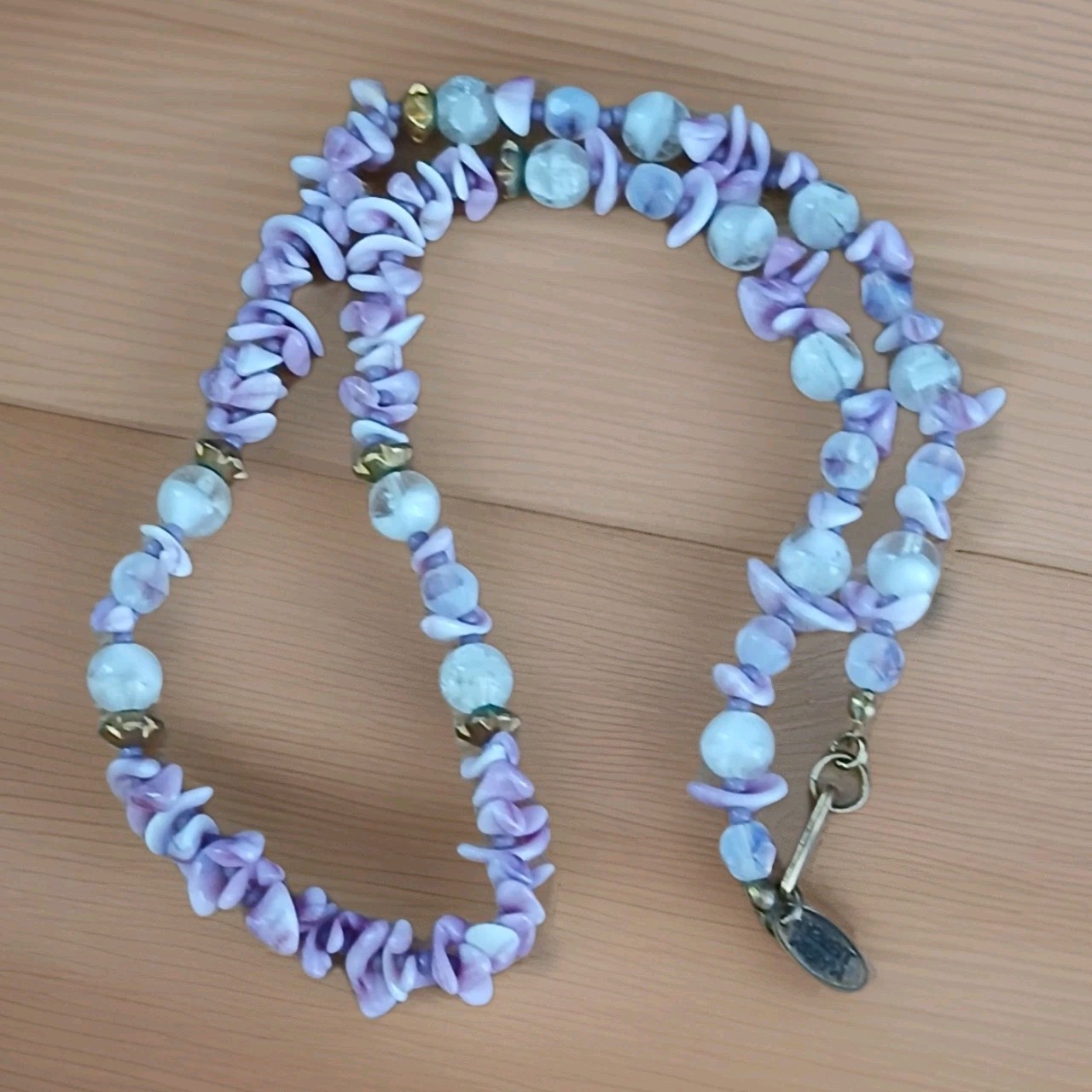 Vtg Miriam Haskell Lavendar Shell With White&Clear Art Glass Beaded Necklace 16″