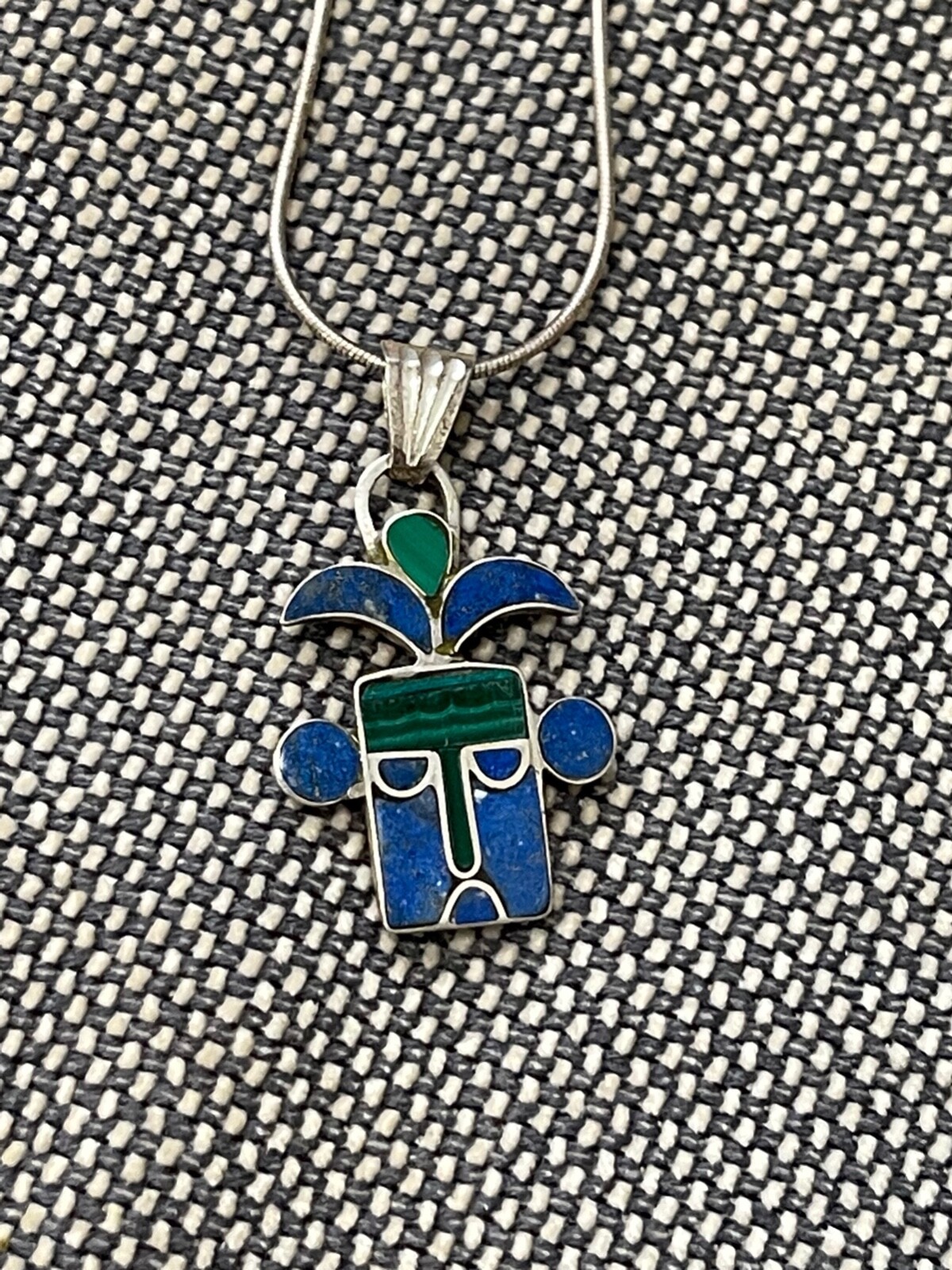 Vtg Sterling Silver 980 Tribal Style Pendant Necklace w Inlaid Lapis & Malachite