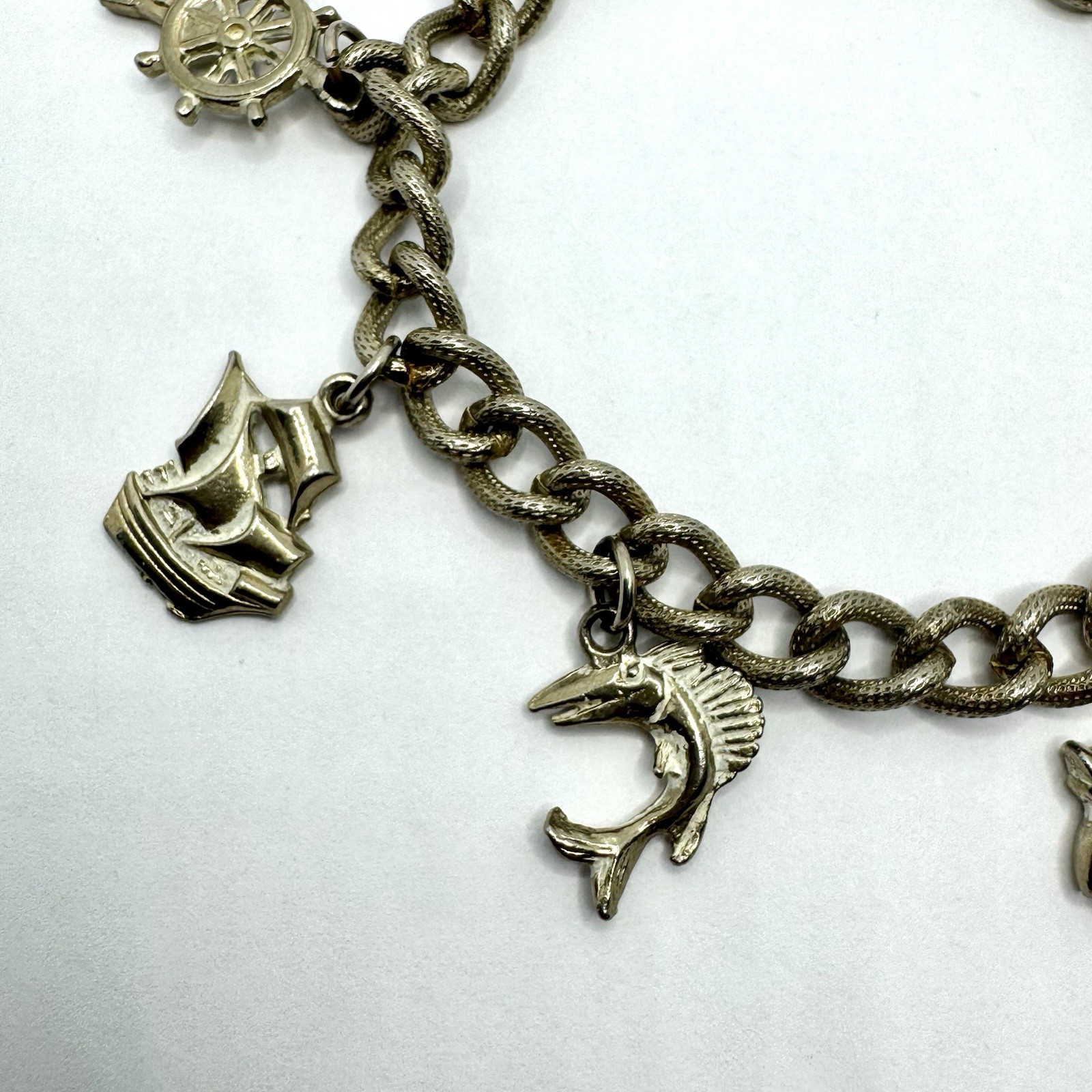 Vtg Charm Bracelet Starfish Ship Conch Shell Faux Turquoise Charms Curb Chain 7″