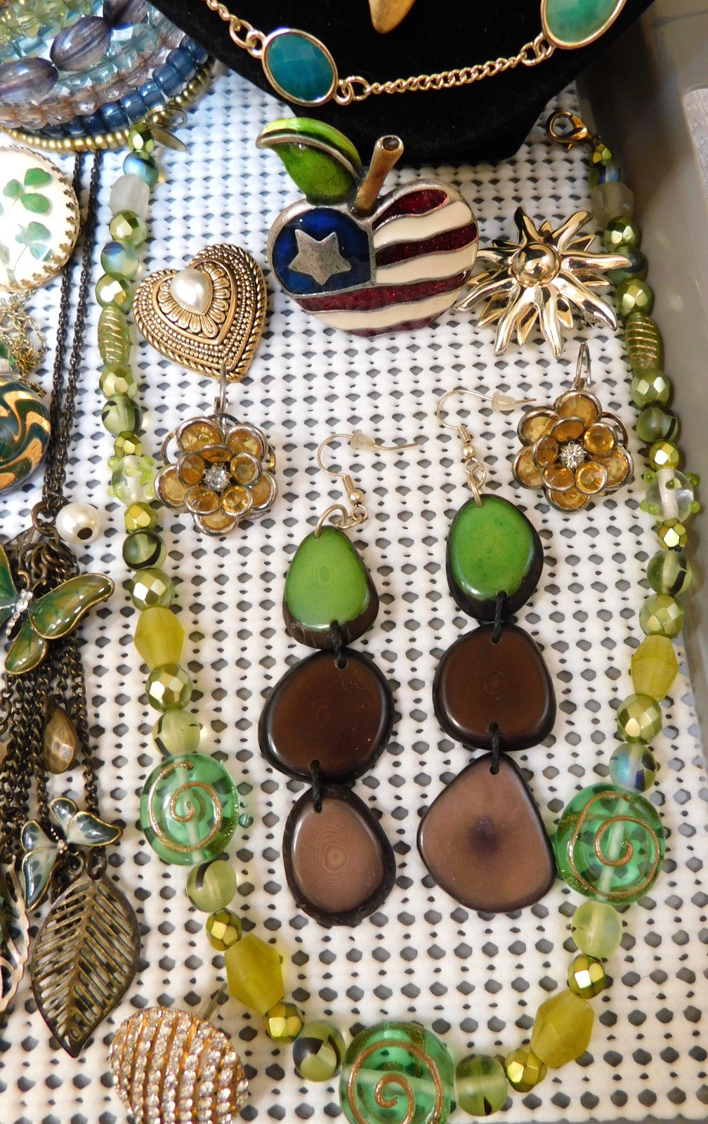 Vintage & Mod Boho Hippy Style Costume Jewelry Lot 35 Piece All Ready to Wear