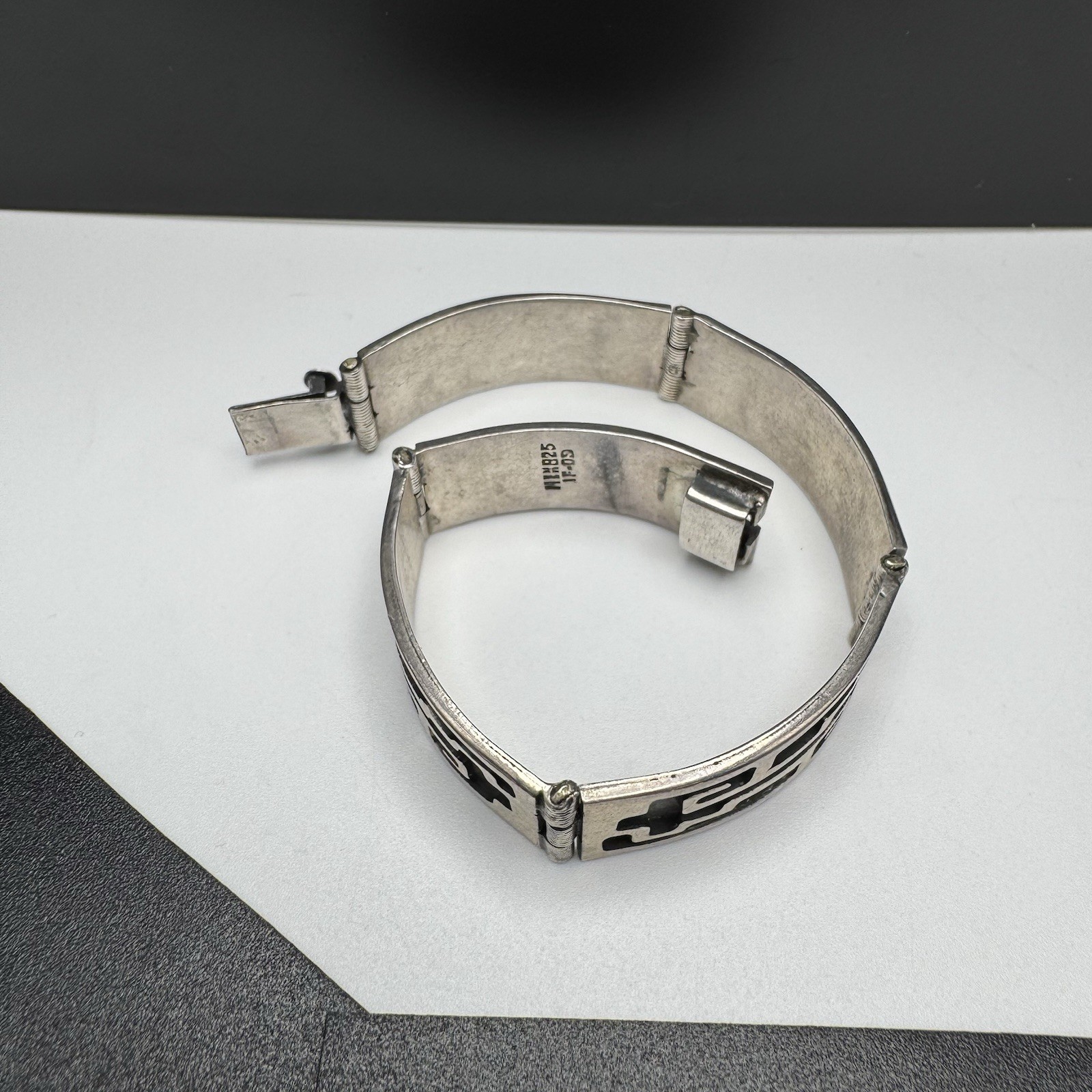 Vtg Mexican Sterling Silver Panel Bracelet Geometric Design IF-09 MEX925 32.9g