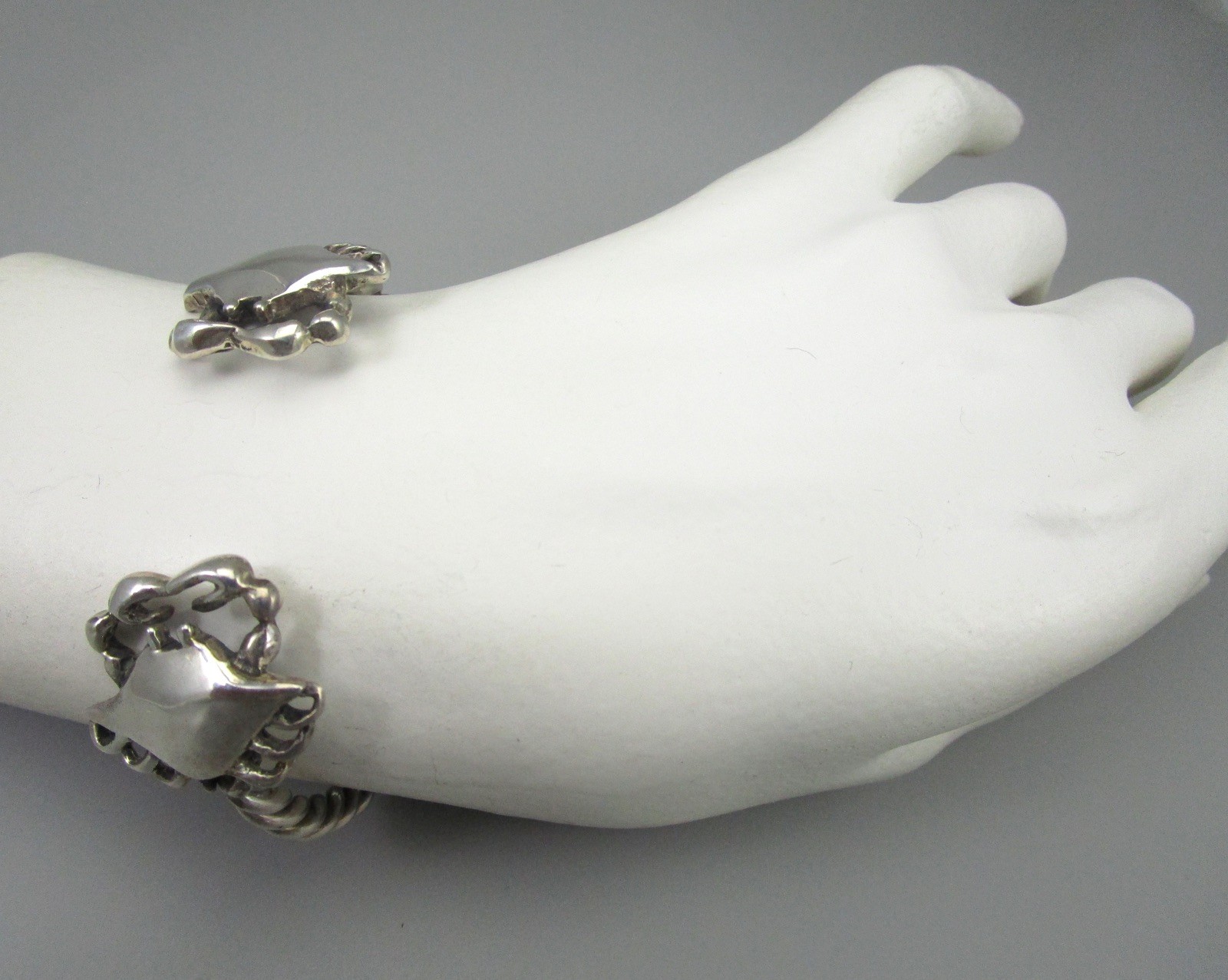EMILIA MIMI “LOS CASTILLO” MEXICAN STERLING SILVER CRAB CUFF BRACELET – 26G