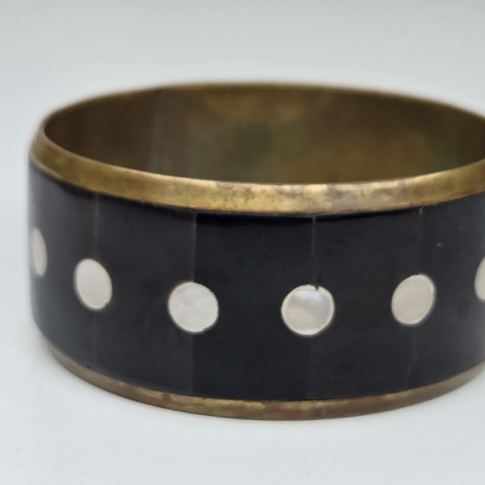 Vintage 8 Inch Gold Tone Metal Black Stone And White Shell Inlay Bangle Bracelet