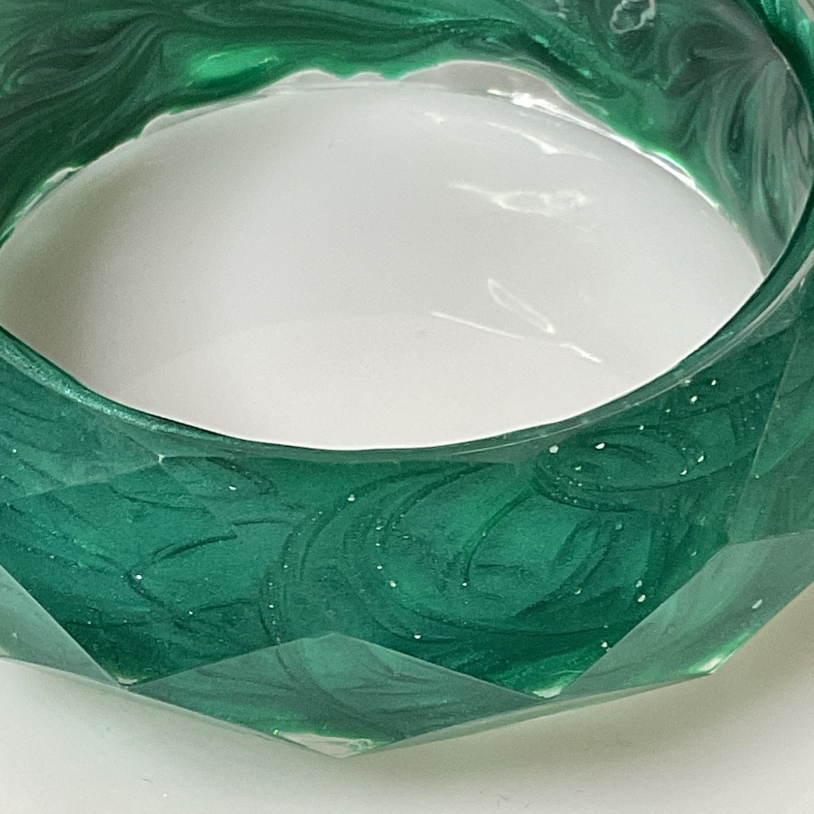 Vintage Acrylic Bangle Bracelet Swirled Green Faceted Molted Plastic Size 8