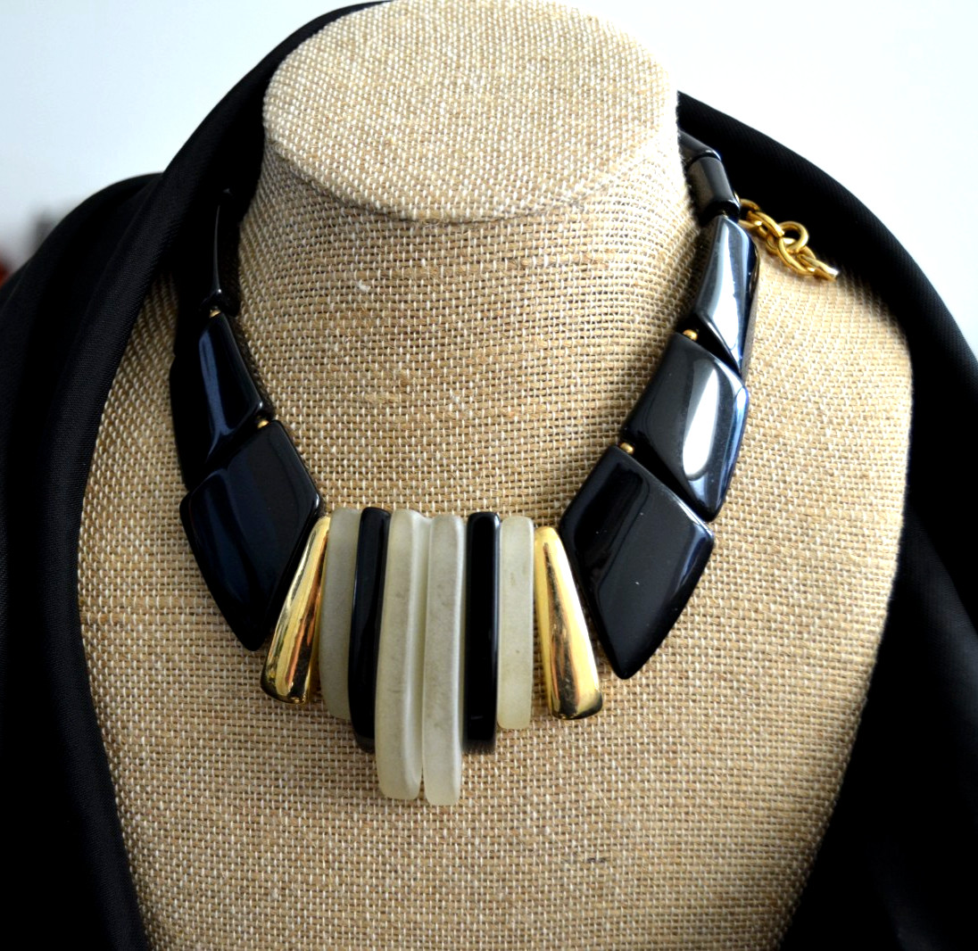Park Lane Kontiki Black/Frosted Lucite Bib Necklace ART DECO STYLE Vtg Gold Tone