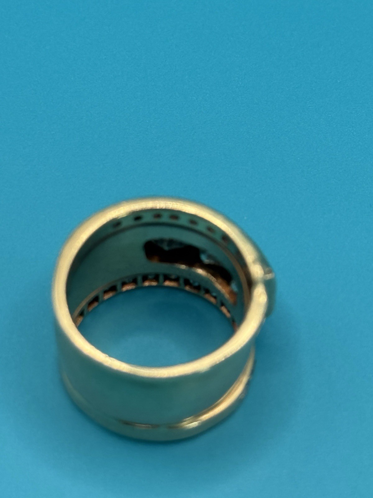 Vintage Estate Wide 14k Gold 3 Stone Diamond 3 Tcw & Two Gaurd 23 Stones Ring