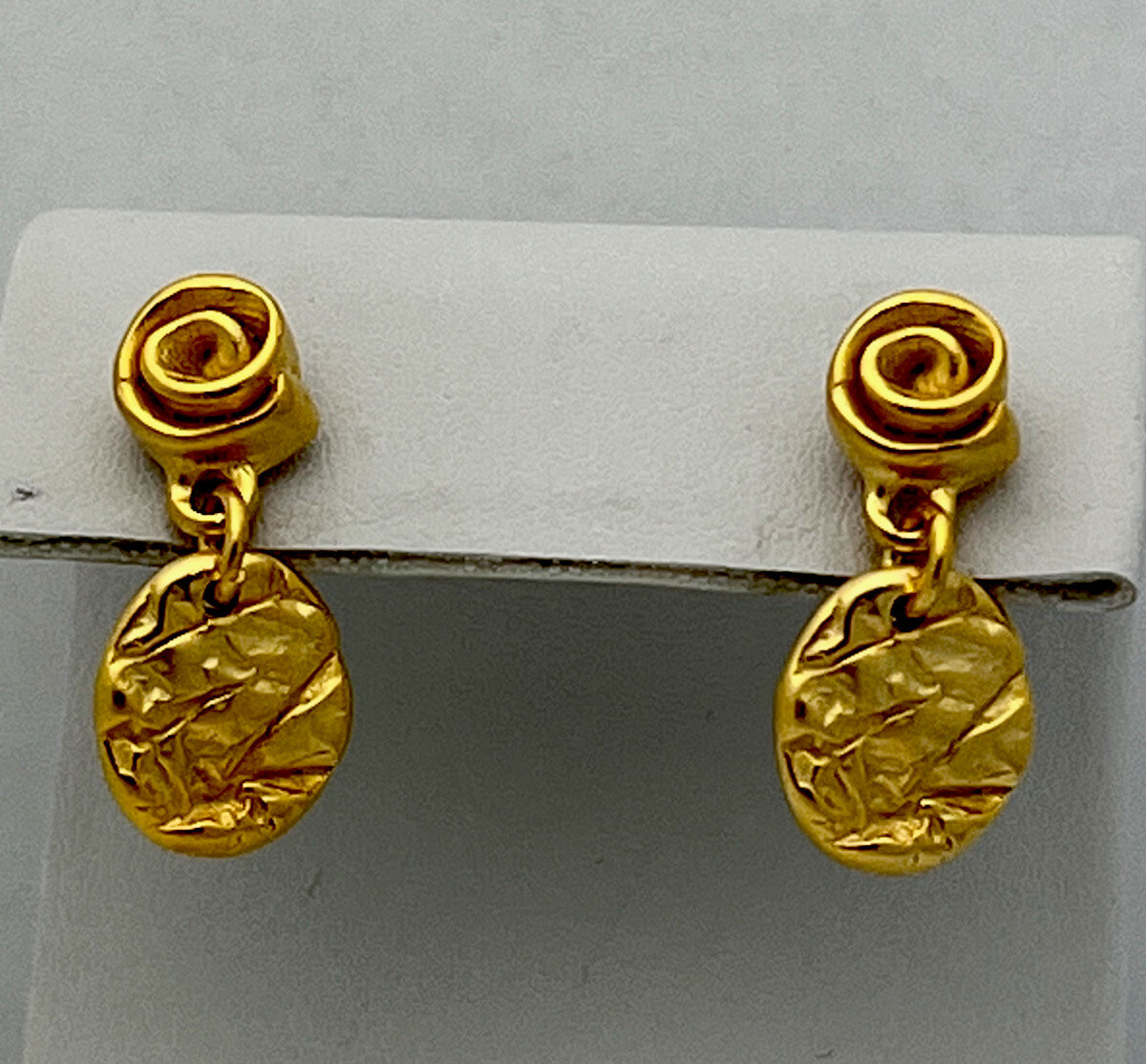Vintage 1980-90s Matte Gold Tone Hammered Pierced Earrings