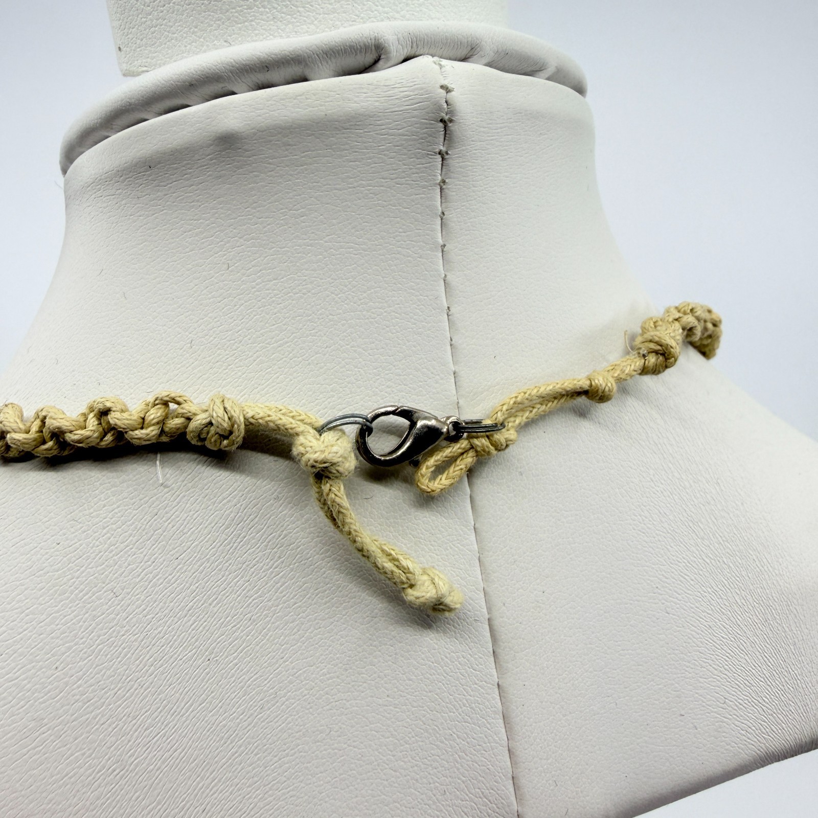 Vintage Y2K Boho Wood Peace Sign Pendant Macrame Hemp Beaded Choker Necklace