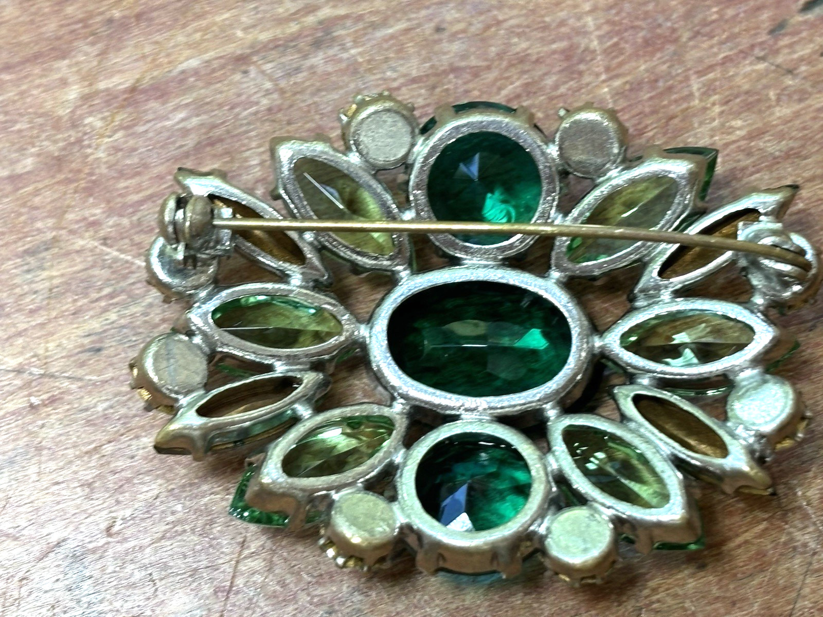 Vintage Silver Tone Green Rhinestone brooch 2″ ac