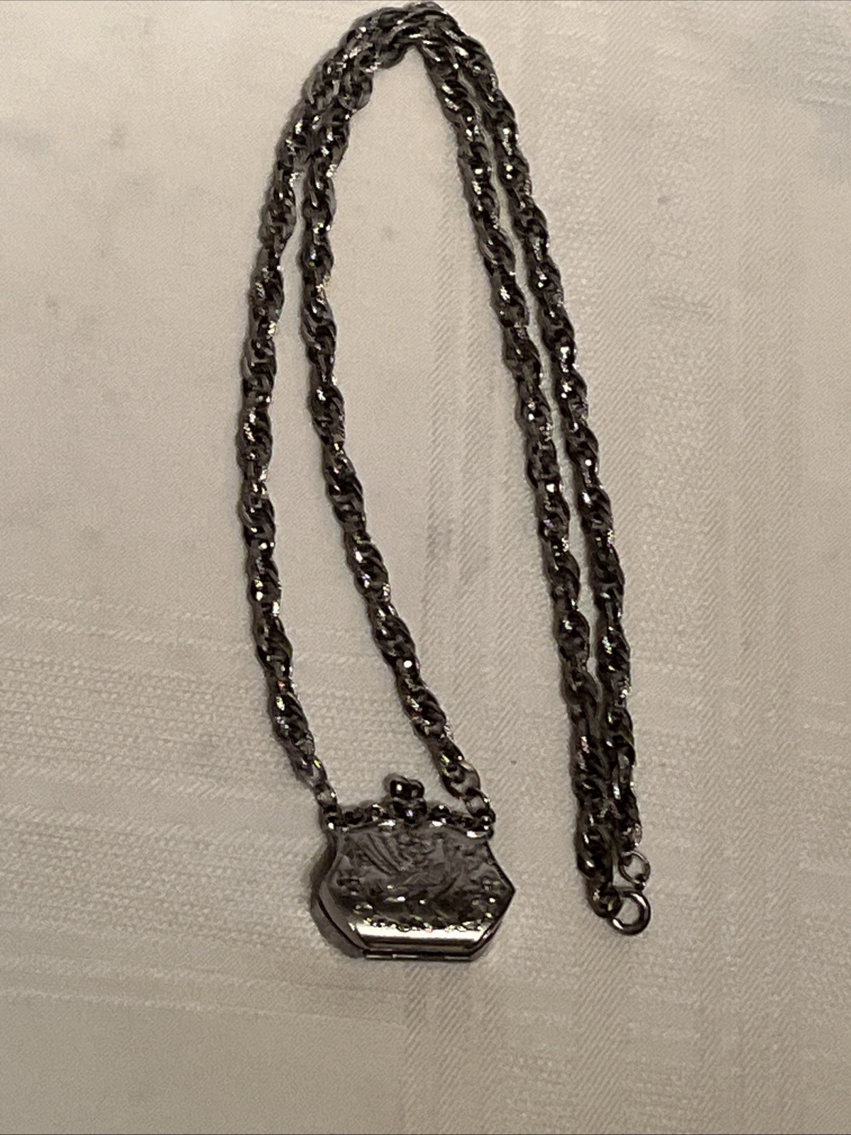 Vintage Beautiful Silver Tone Purse Locket Pendant Hinged Necklace Peacock 16.5”