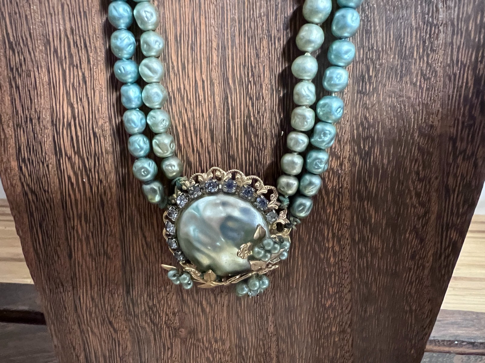 Vtg Necklace Faux Pearl Rhinestone – choker style -appro. 16 inches