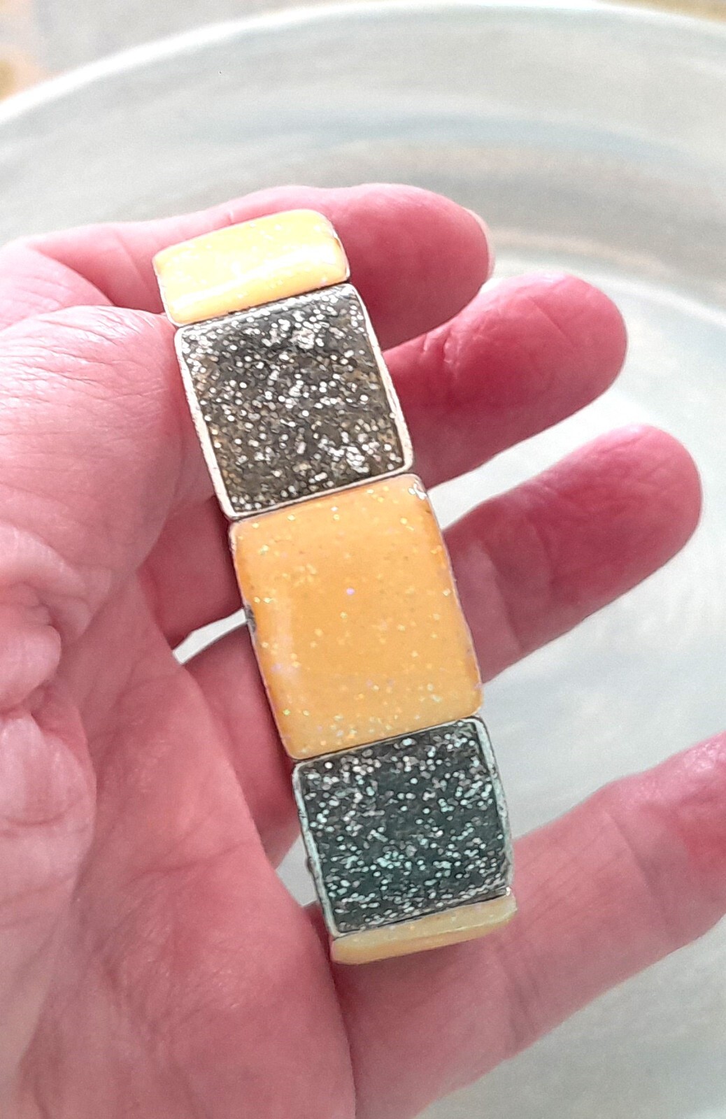 Acrylic Cream &Gray Metal Panels Silver Tone Glittering Stretch Bracelet Fits 7″