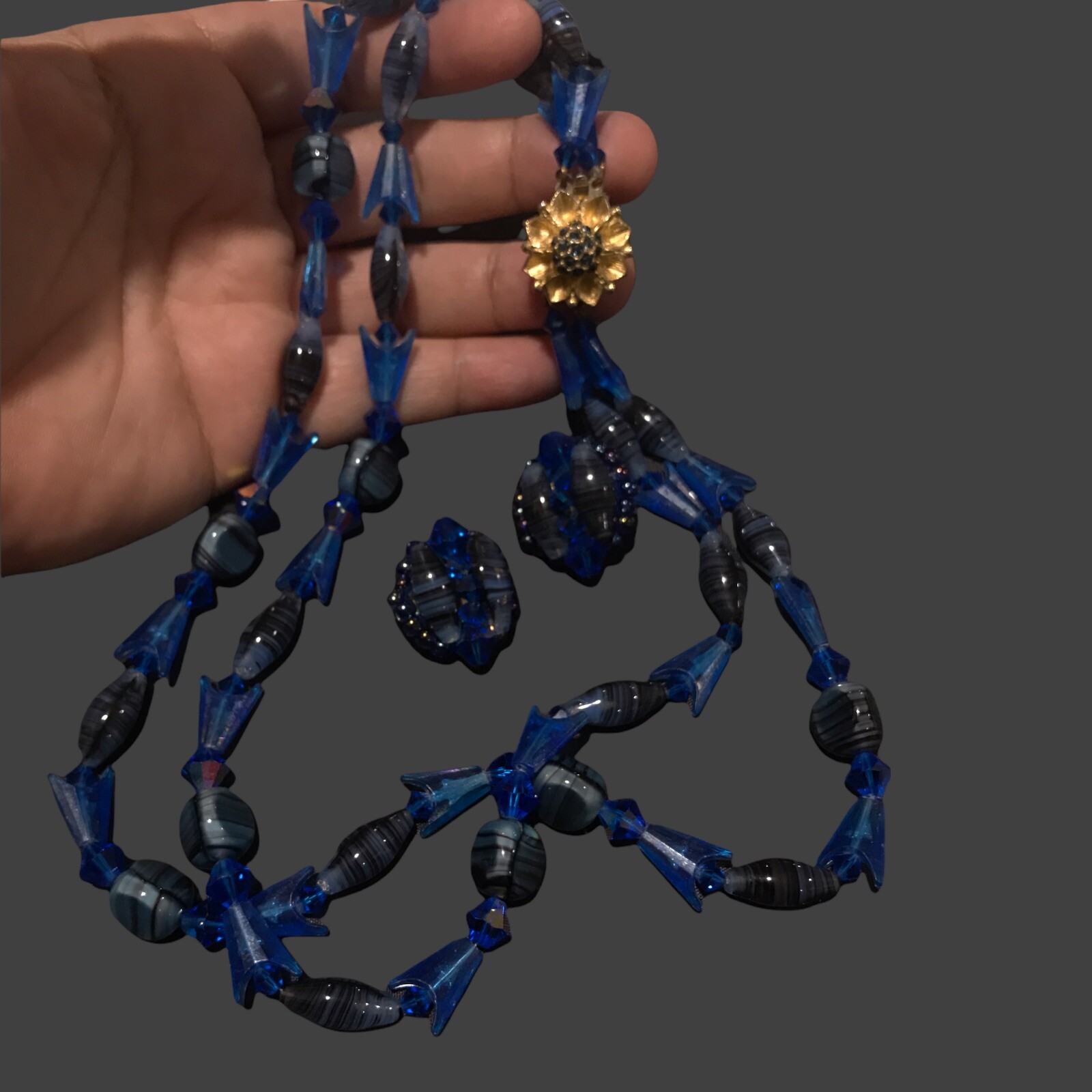 vintage blue glass art and beads necklace and clip on earrings 18”