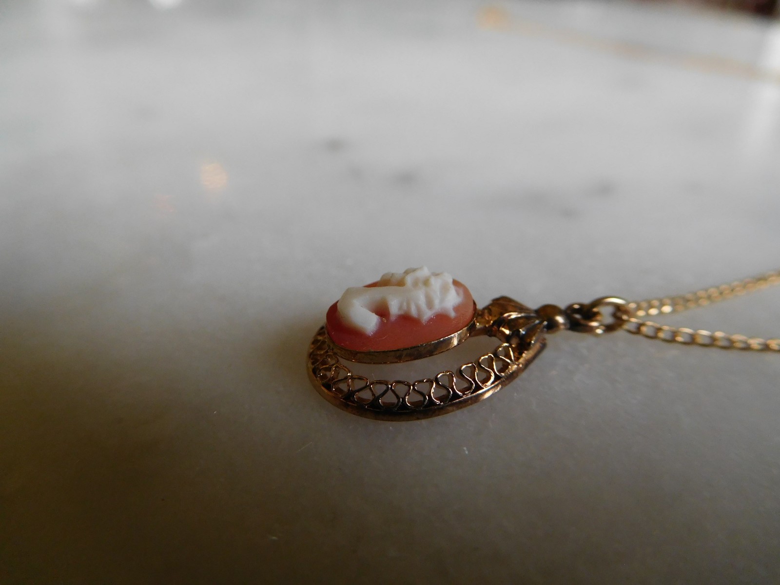 Small Vintage Signed 1/20 12K GF Shell Cameo Pendant & Chain 15 1/4″ Long
