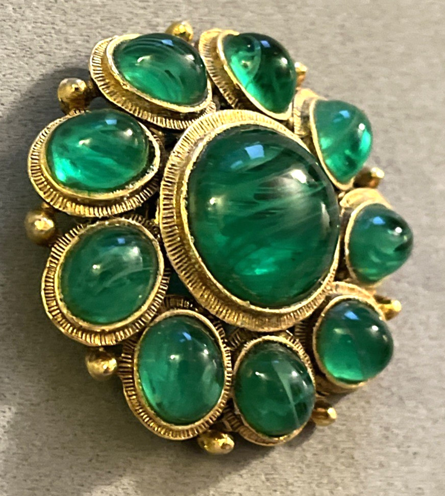 Vintage & Mint WEISS Green Gripoix Glass Cabochon Gold Tone Pin Brooch