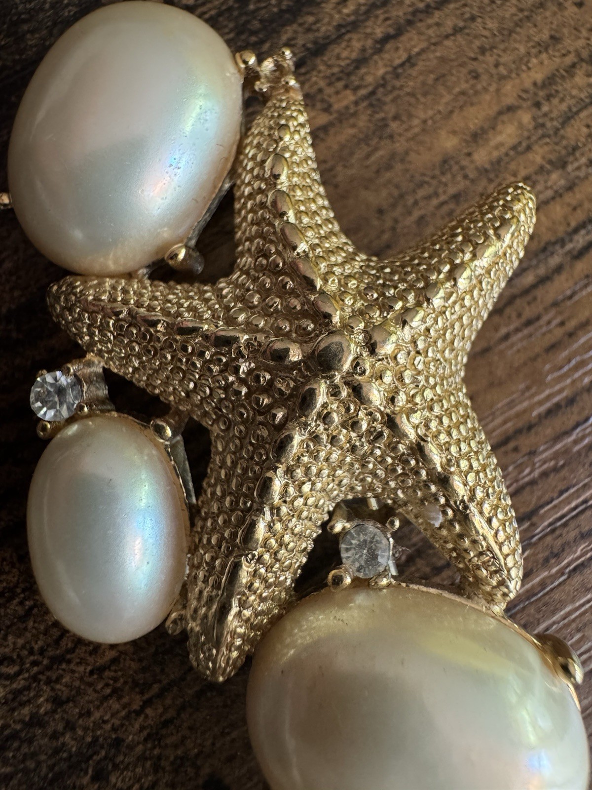 VTG Signed Trifari “By The Sea” Starfish Faux Pearl Rhinestone Brooch/Pin 1980s