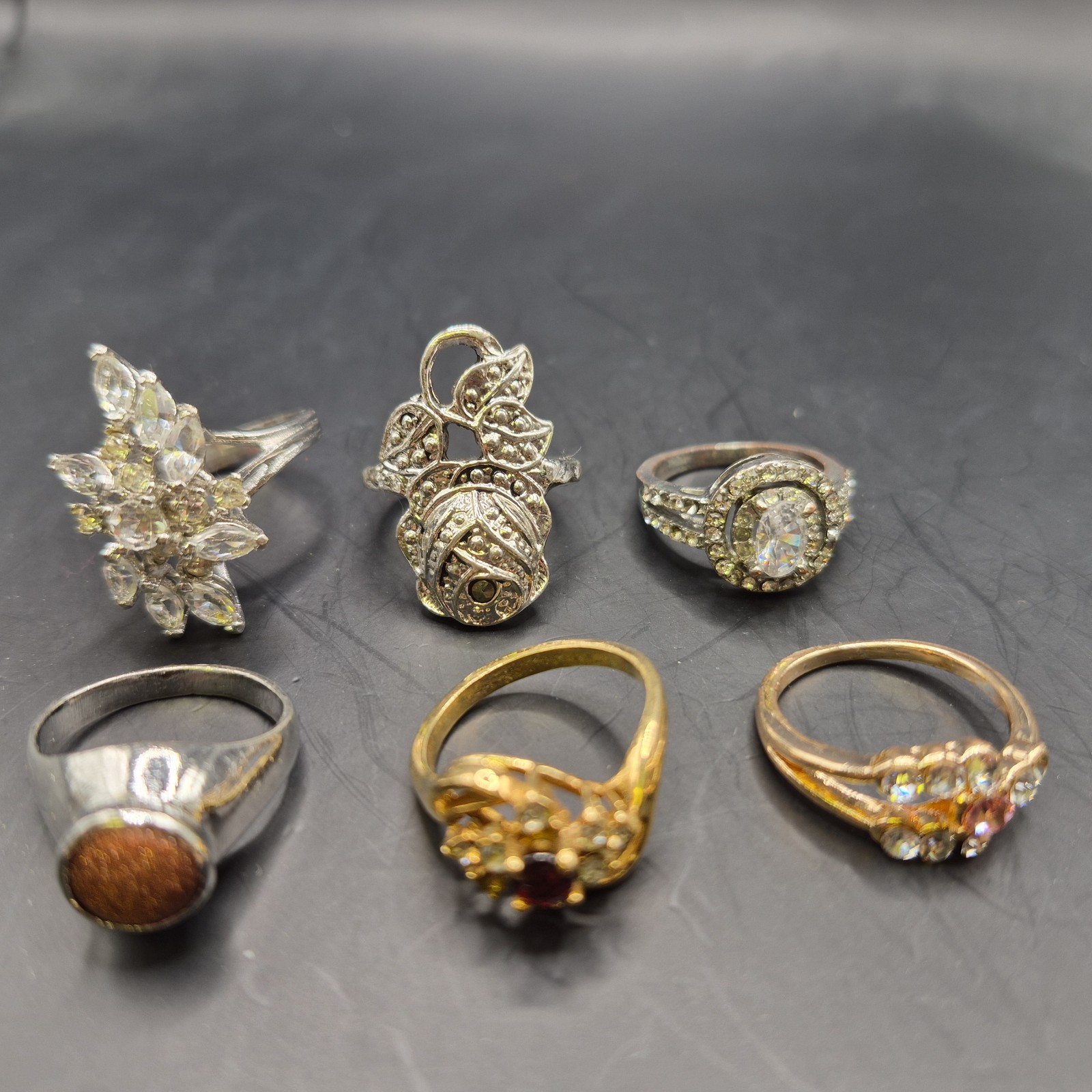 Vtg 6 Ring Collection Lot Size 6 Gold&Silver Tone Red Clear Pink Stones Costume
