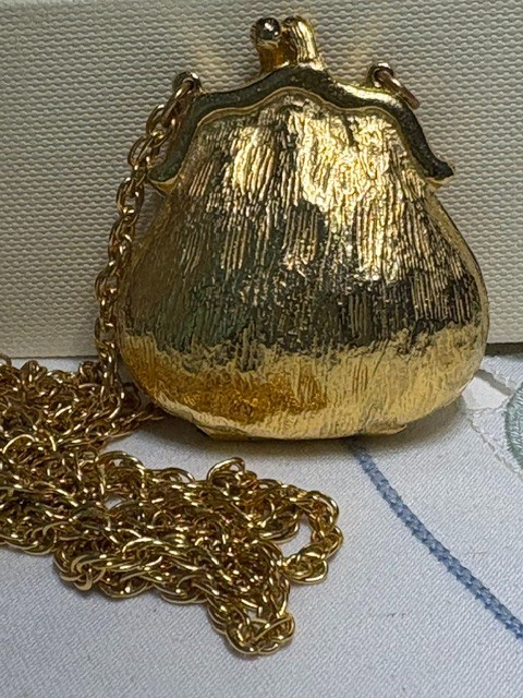 Vintage Gold Purse Pendant Necklace Opens No Plating Loss 29” Chain 50g