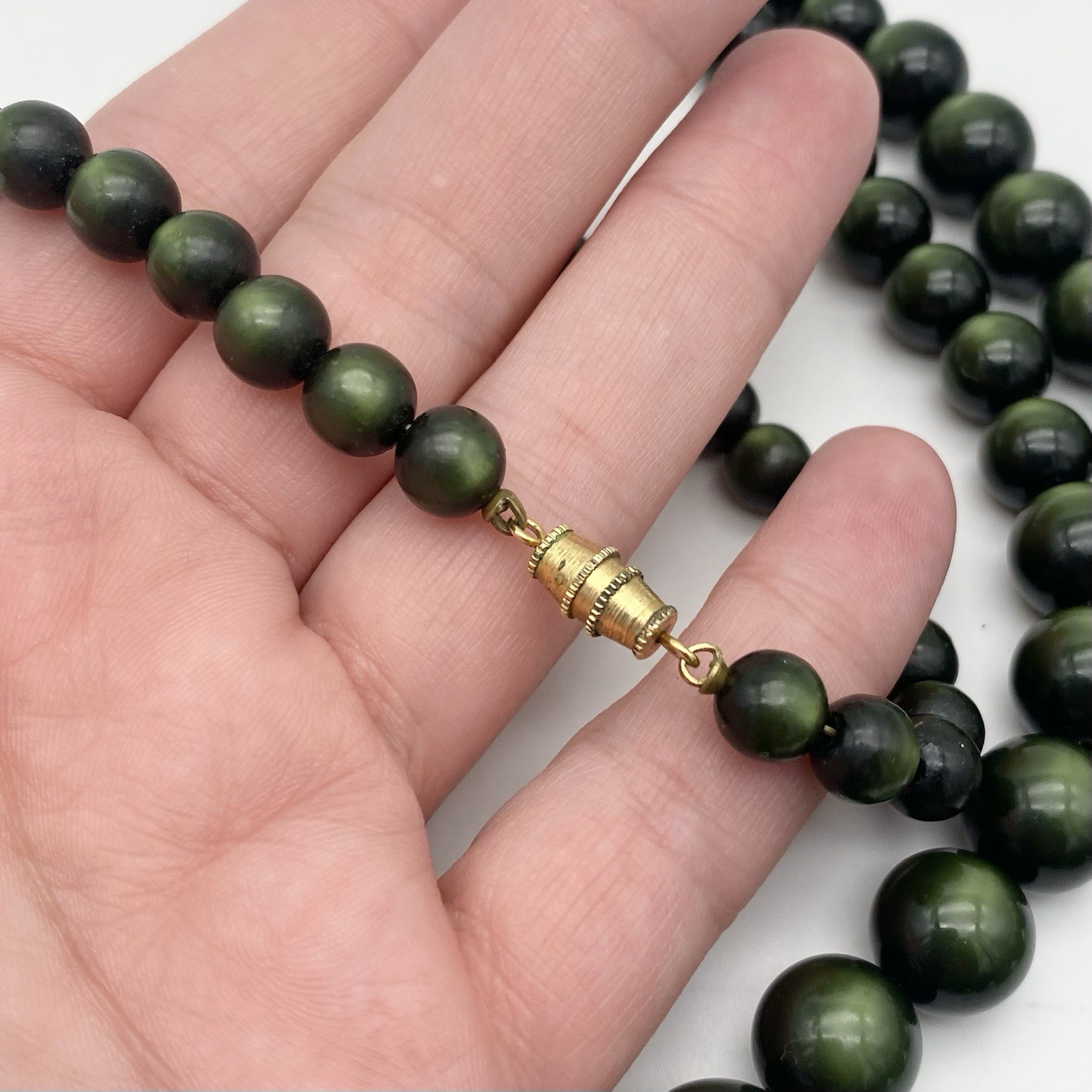 Vintage Necklace Graduated Cats Eye Lucite Beads Dark Green 30”