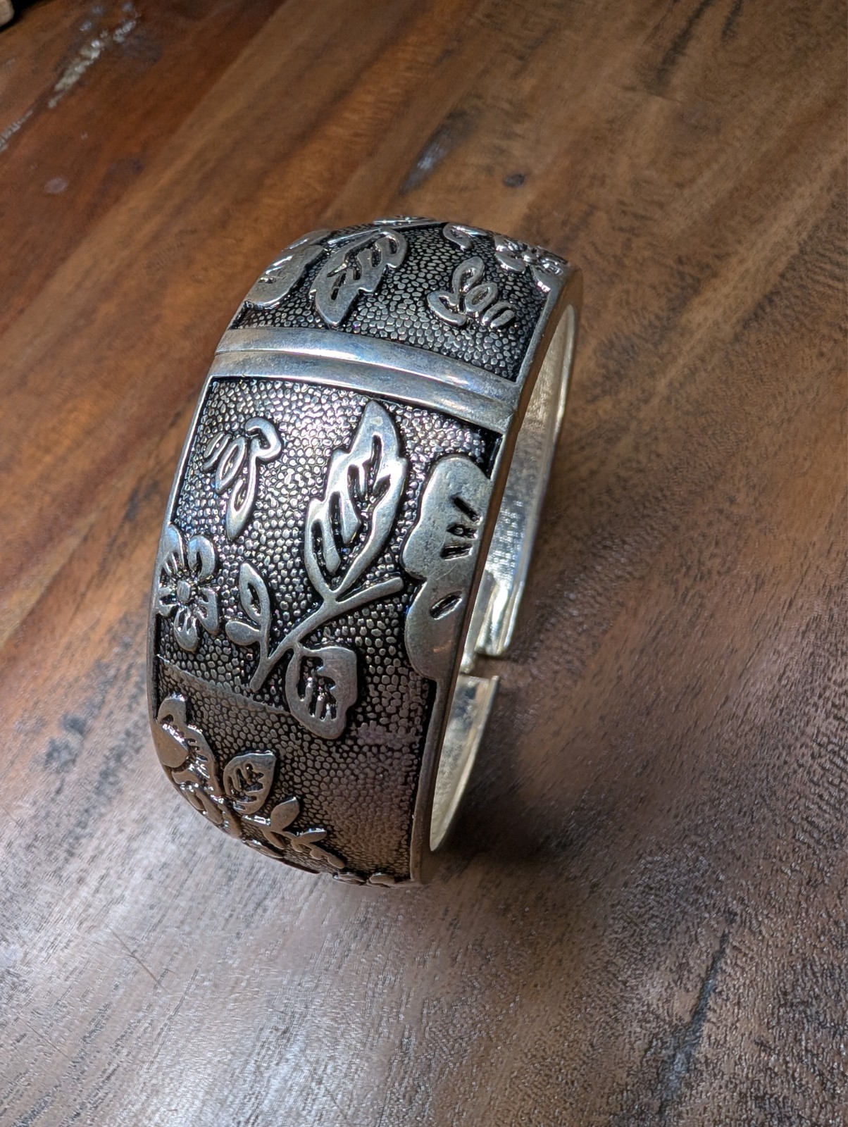 Wide Floral Leaf Cuff Bracelet Antiqued Silver Tone Statement Botanical Hinged