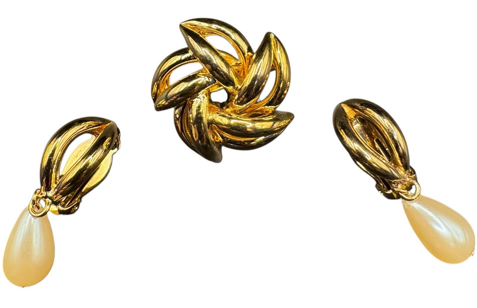 Vintage Gold Tone Sculptural Necklace Brooch Earrings Set Rope Chain