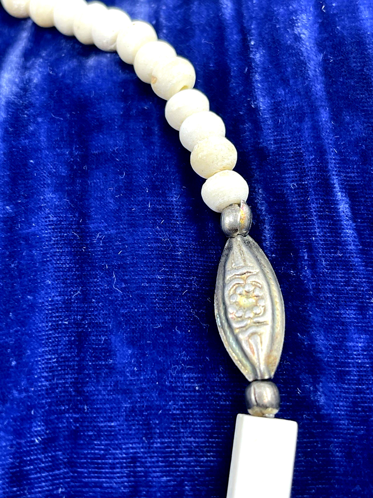 VTG Carved South Western Beach Flower Roses Beaded Metal Necklace 21”