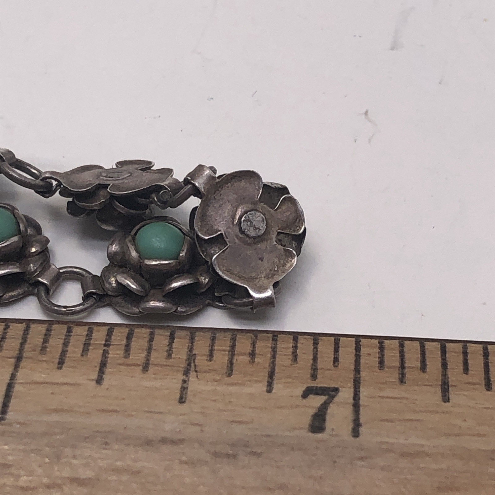 Vintage Sterling Silver Green Stone Center Flower Necklace Hook Clasp 14 Inch