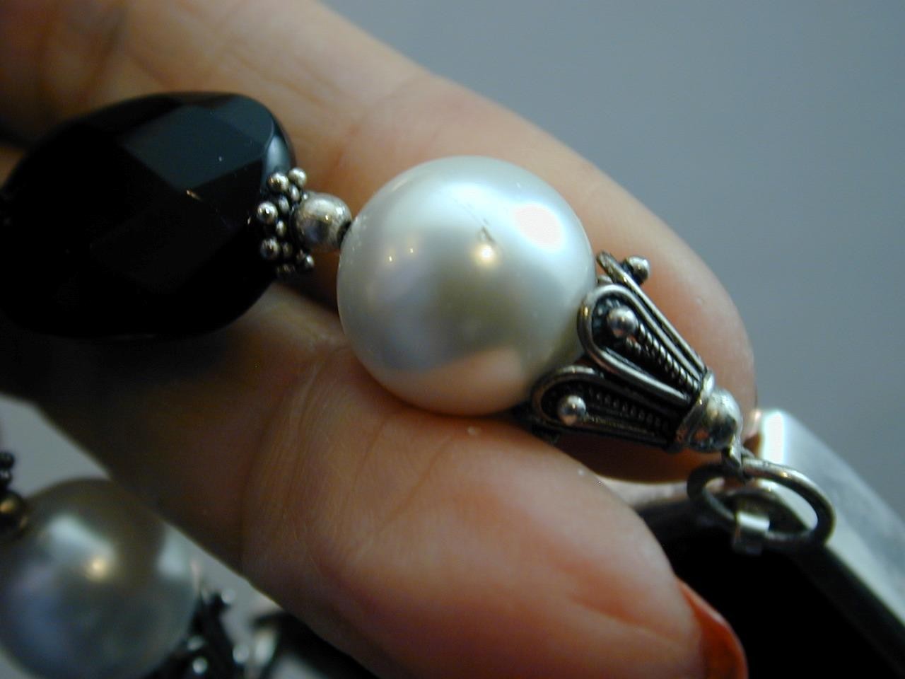 Amy Kahn Russell Carved Black Onyx Elephant Necklace Faux Pearls Faceted Beads