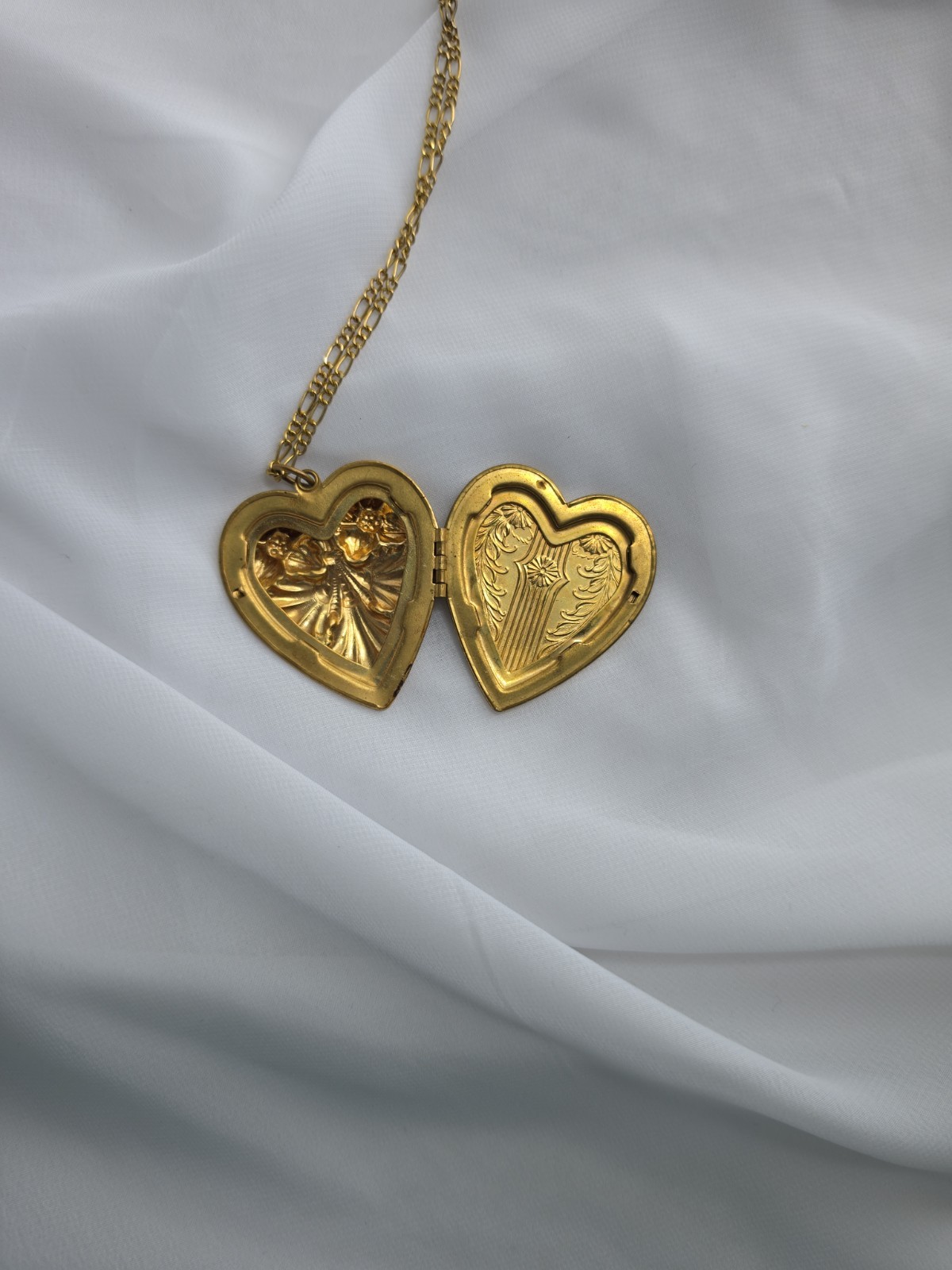 Vintage Repousse Heart Locket Large Pendant on 20″ Chain Gold Plated