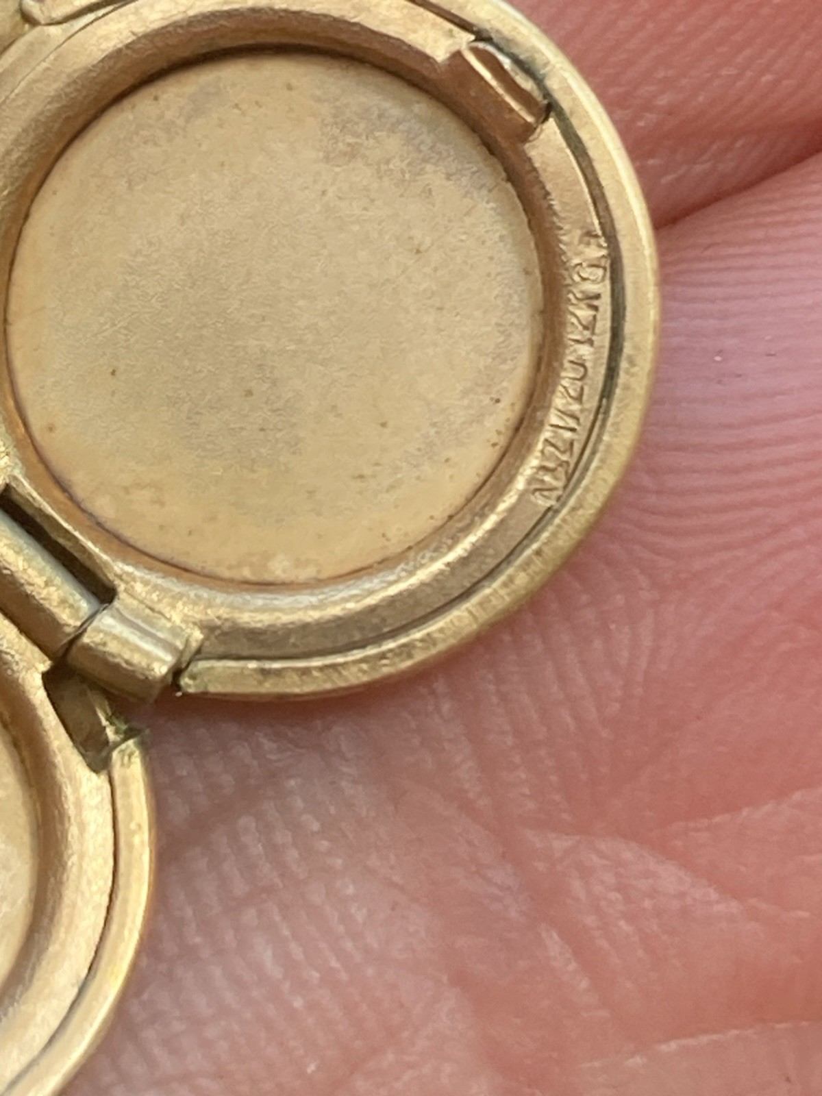 Vintage Gold Fill Locket Tiny Etched Round Photo Charm Chain 14.5″ Pendant