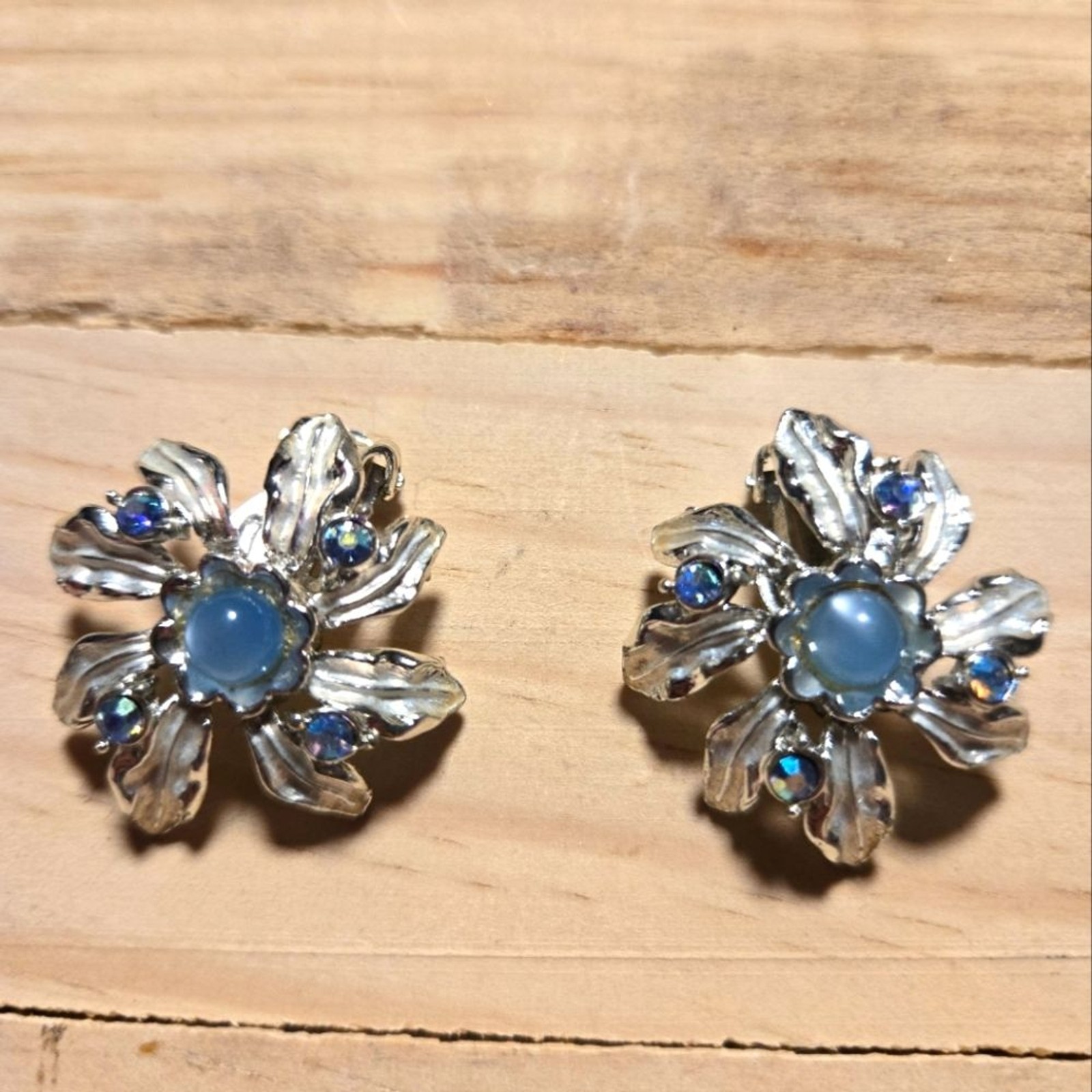 Judy Lee Moonglow Lucite Aurora Borealis Rhinestone Flower Vintage 1950 Earrings