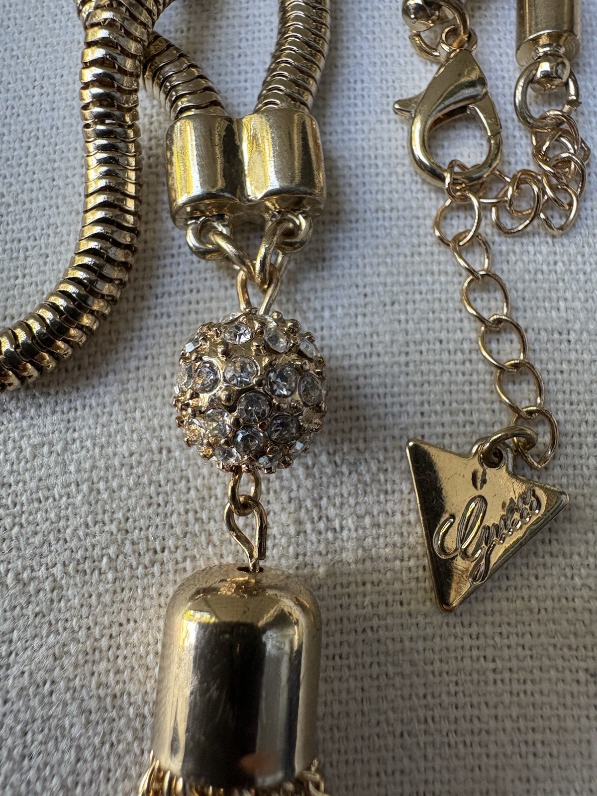 Vintage GUESS Gold-Tone Snake Chain Tassel Lariat Necklace – 1980s/1990s Glam