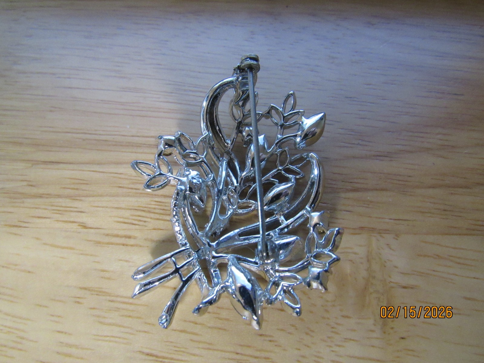 VTG. UNSIGNED CORO? SILVERTONE BLUE RHINESTONE BOUQUET 2″