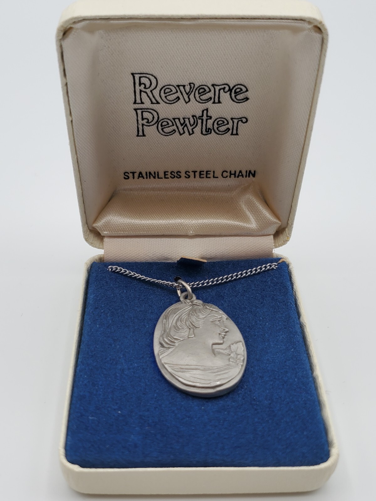 Vintage Revere Pewter Women Silhouette Pendant w/18″ Stainless Steel Chain