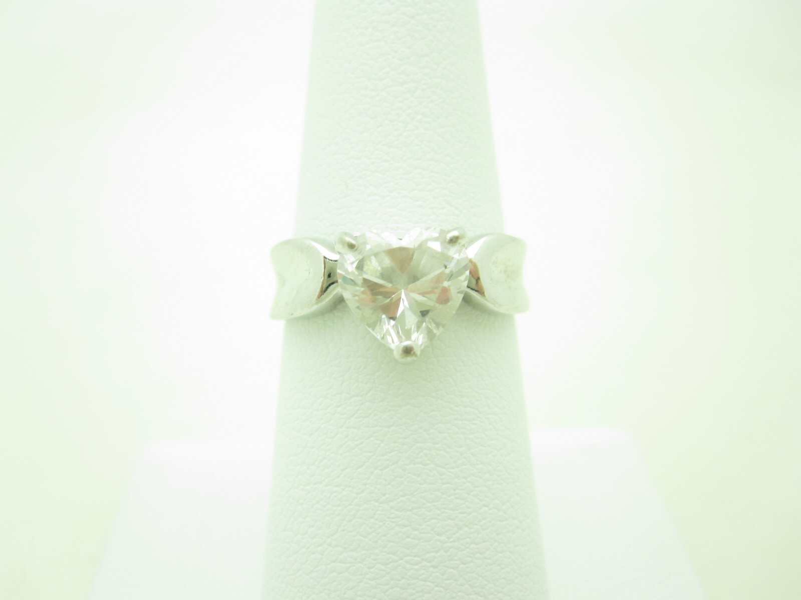 Sterling Silver Round Clear CZ Heart Solitaire Band Ring Size 7