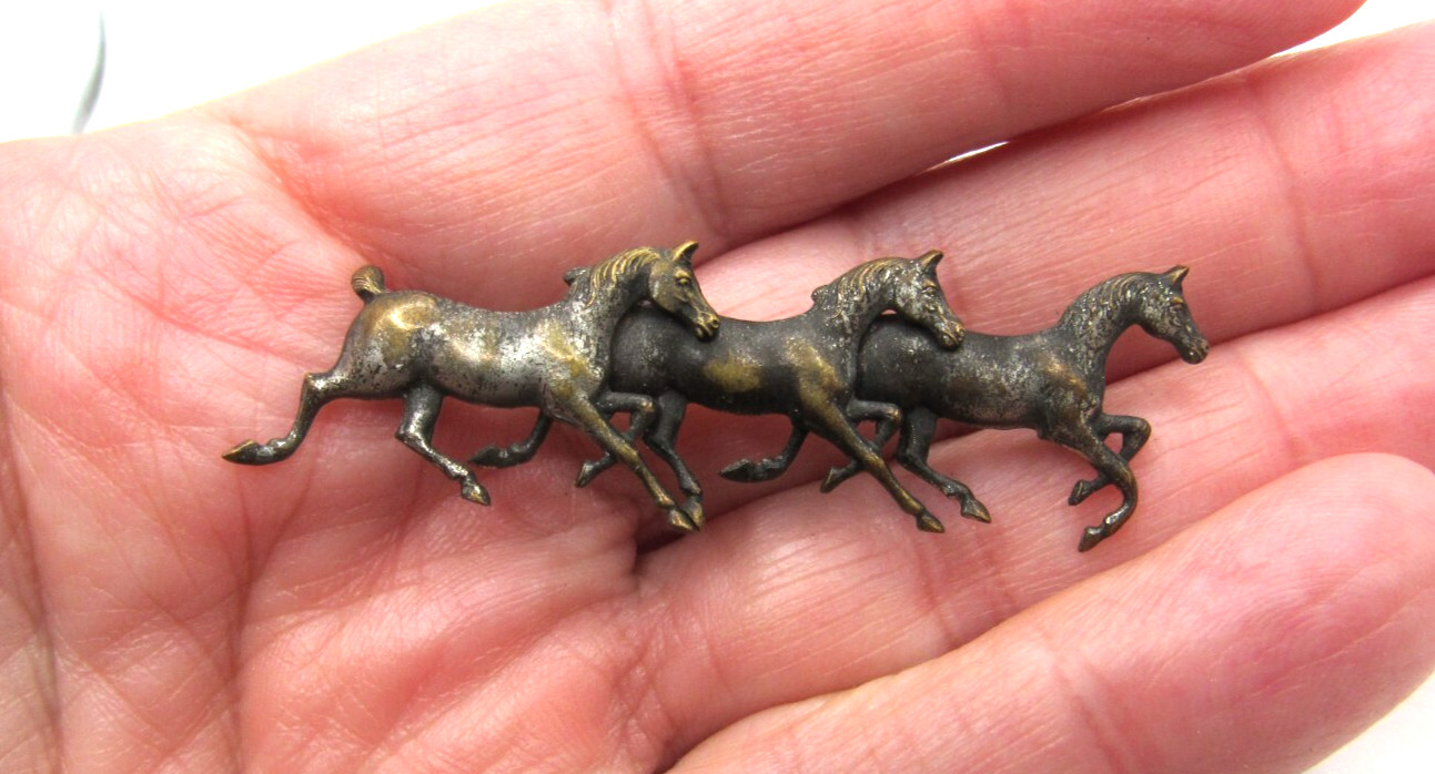 Vintage gold Tone Horses Running Brooch Pin 2″