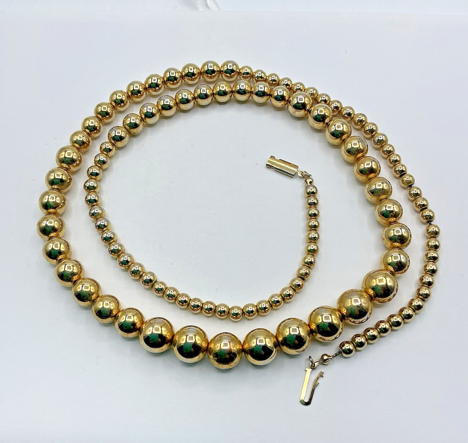 Vintage 30″ Gold Tone Graduated Bead Necklace w/ Fish Hook Clasp Unbranded