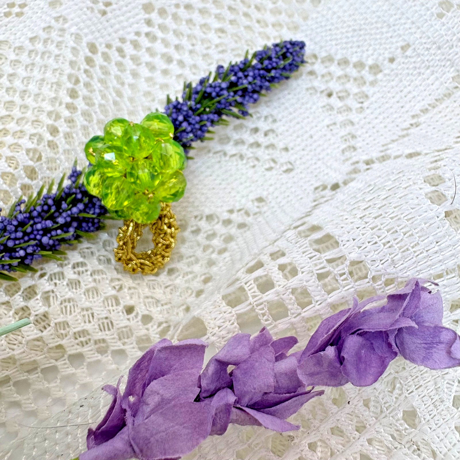 VTG Gold Stretch Band Ring, Green Beads, Neon Rhinestones, Comfy Bling, Disco
