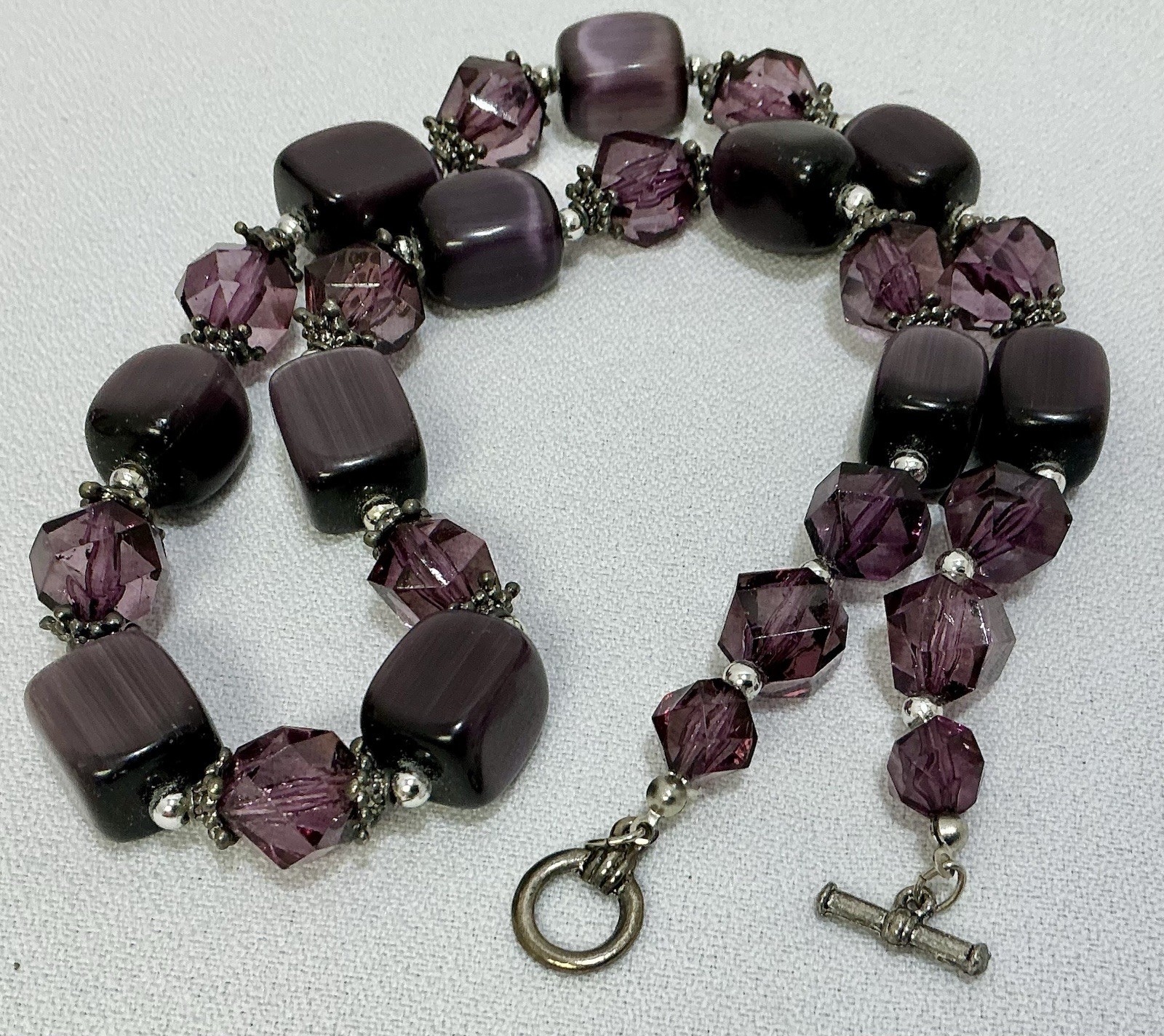 Vintage Chunky Purple Glass And Acrylic Beaded Necklace 21 Inches