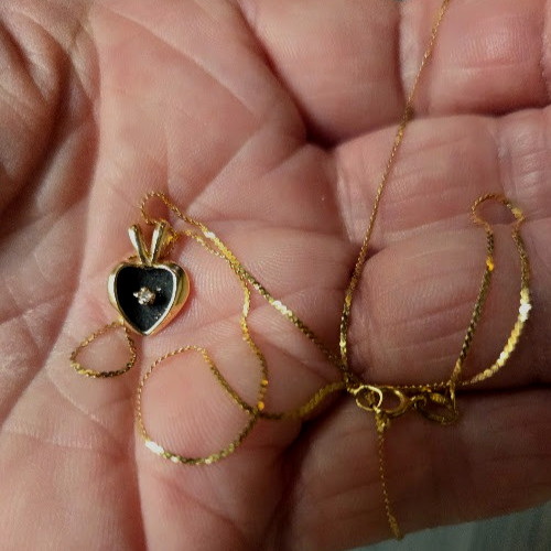 Vintage 14k Solid Yellow Gold Diamond HEART Shaped Pendant/Necklace 1.8 Grams