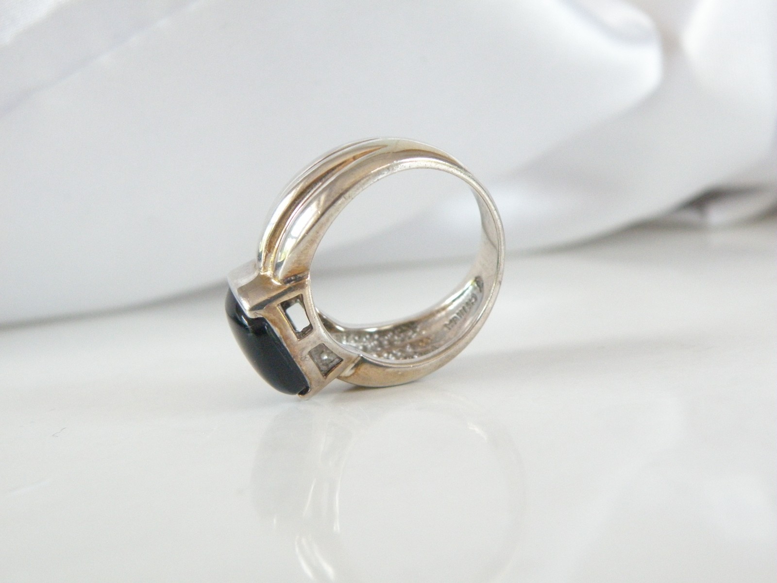 Vintage Sterling Silver 925 Black Onyx Cable Ring Size 7