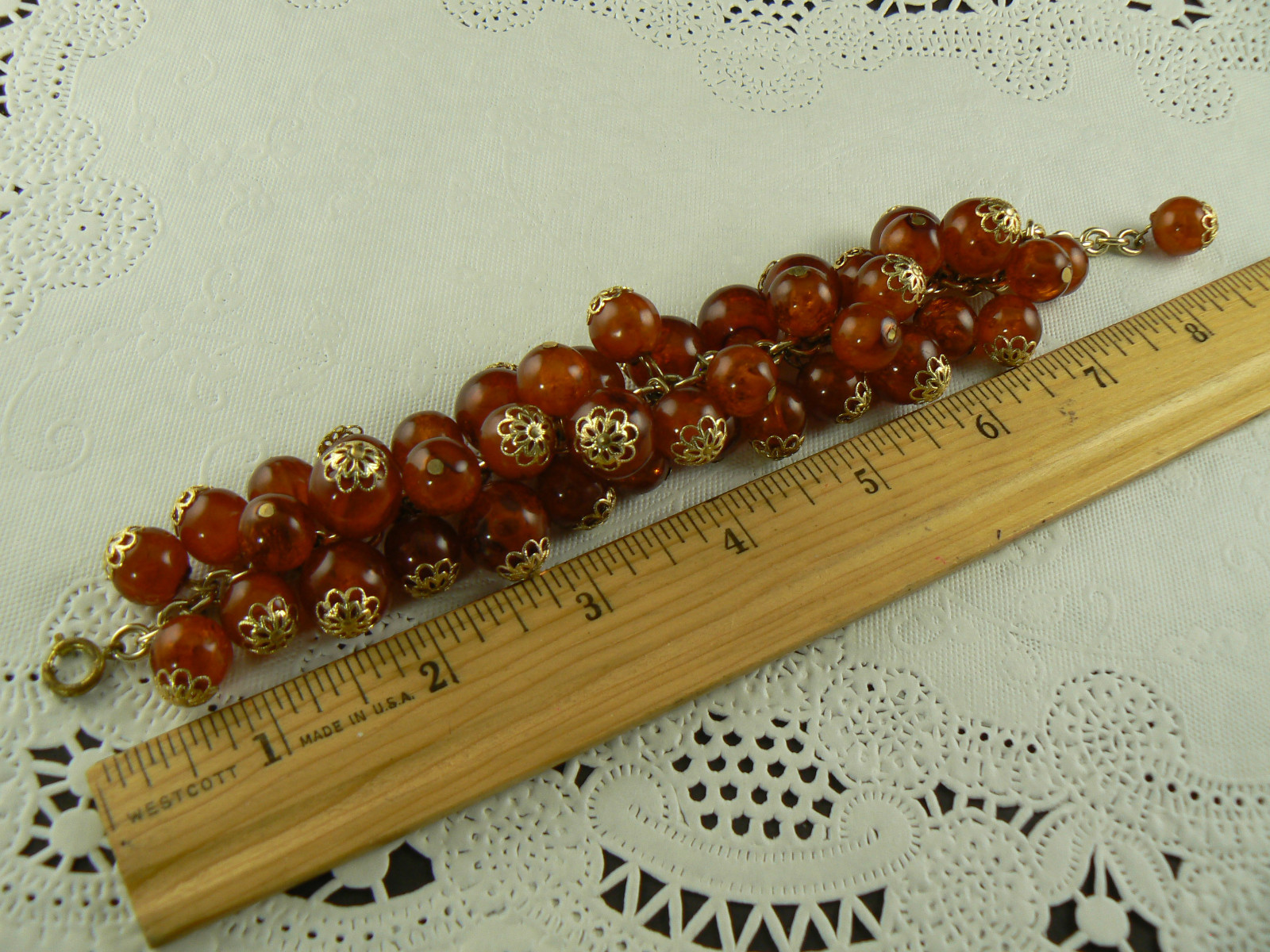 VINTAGE STYLE BRACELET BROWN WITH GOLD TONE ACENTS DANGLING BEADS (C7-24)