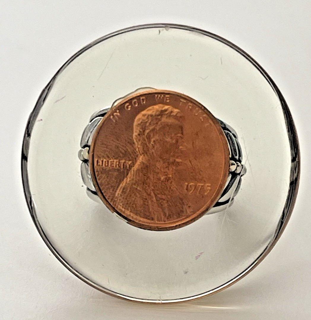 Vintage US 1975 Copper Penny Ring Size 7.25 Silver Tone Band Penny is in Lucite